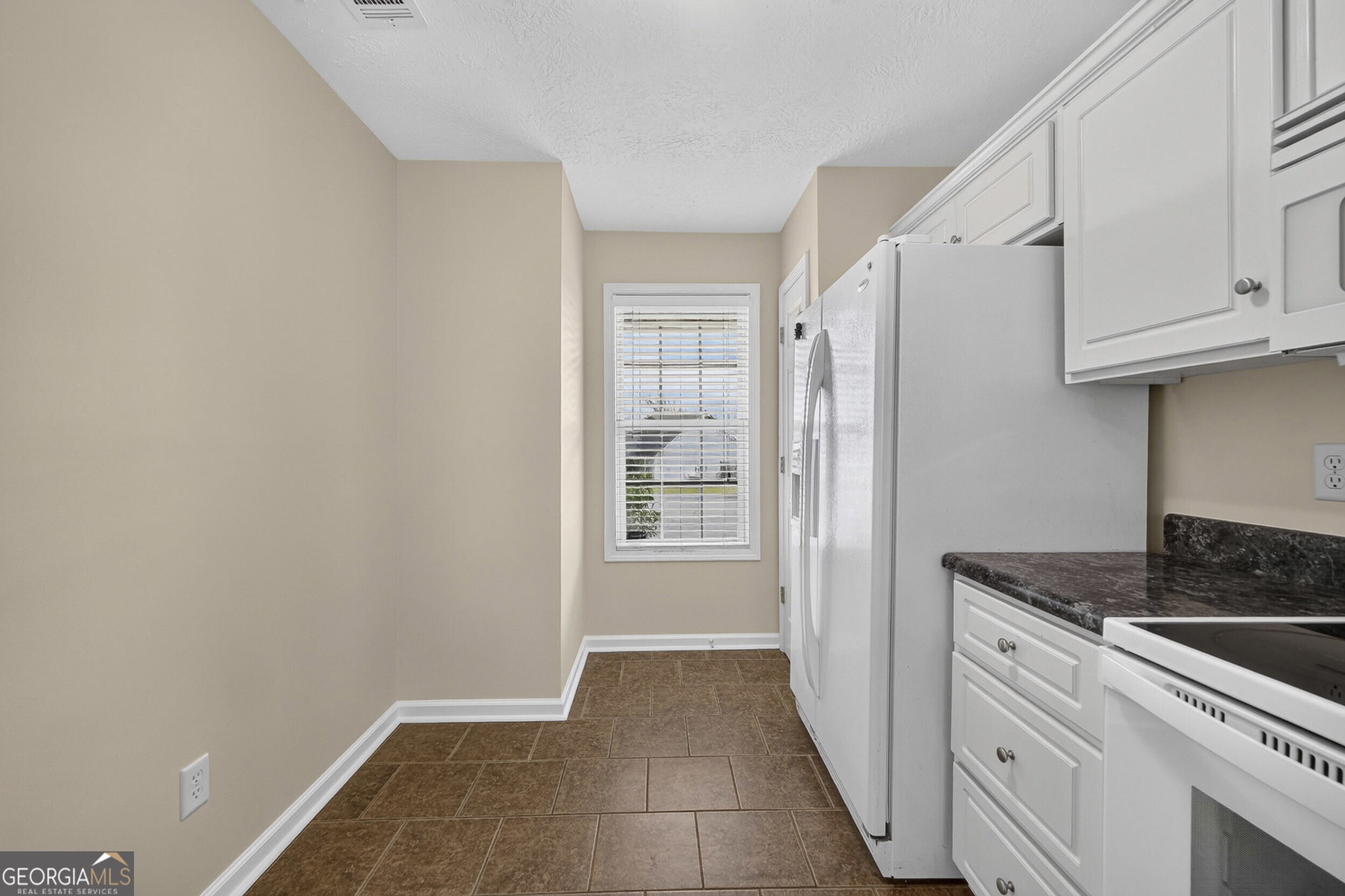 2123 Whitney South Drive Property Photo 12