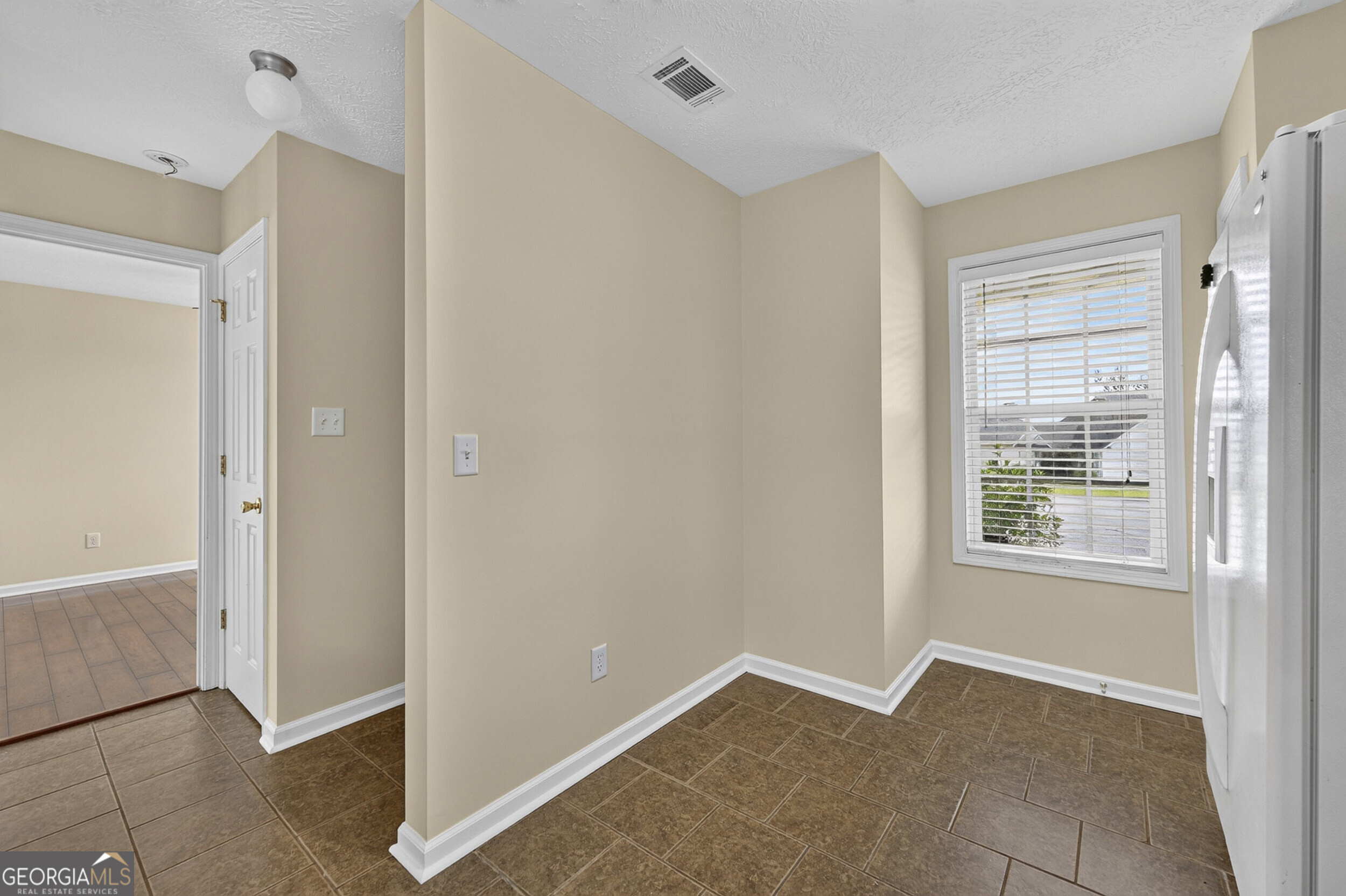 2123 Whitney South Drive Property Photo 13