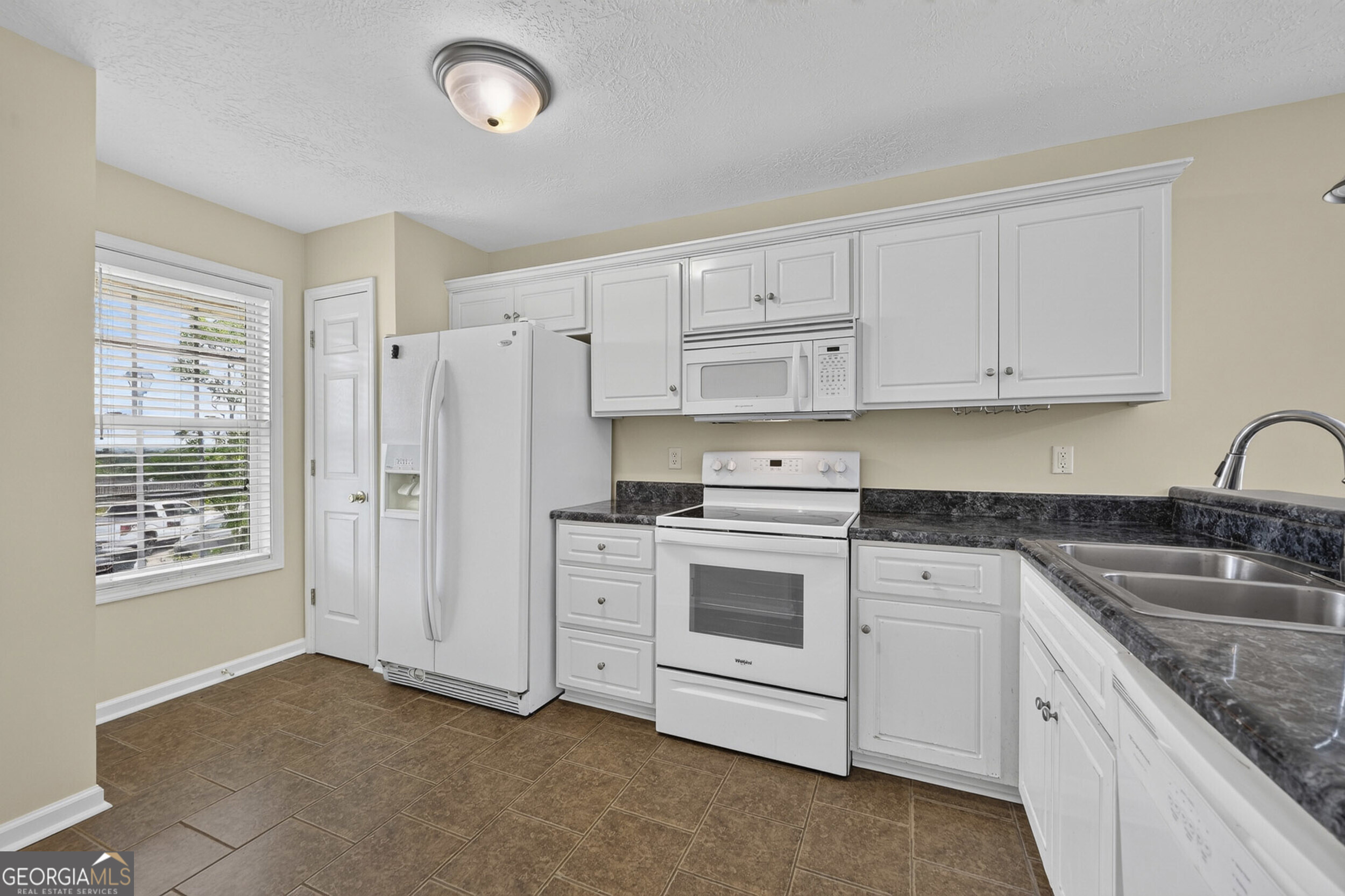 2123 Whitney South Drive Property Photo 14