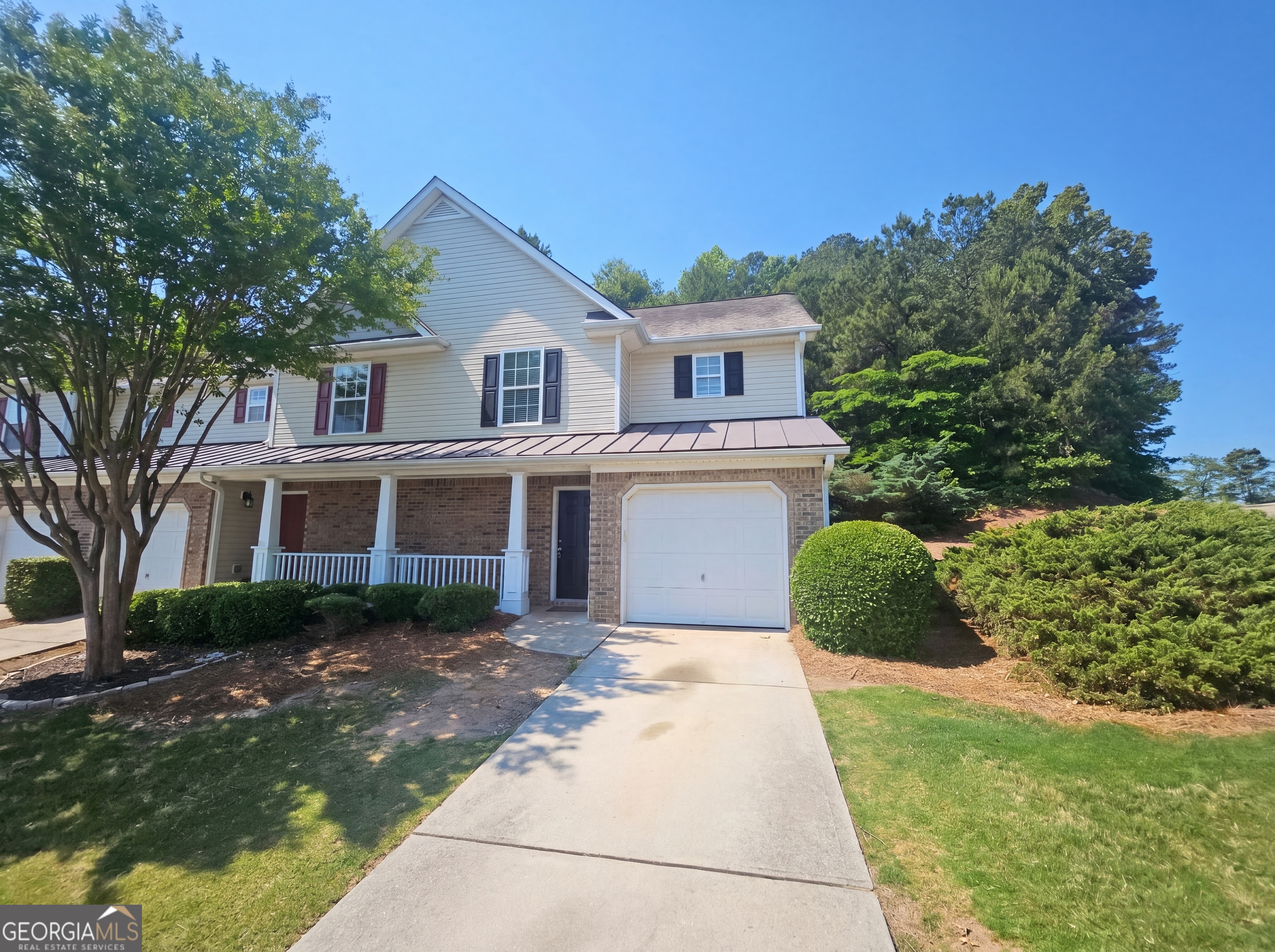 220 Fox Creek Boulevard Property Photo 1