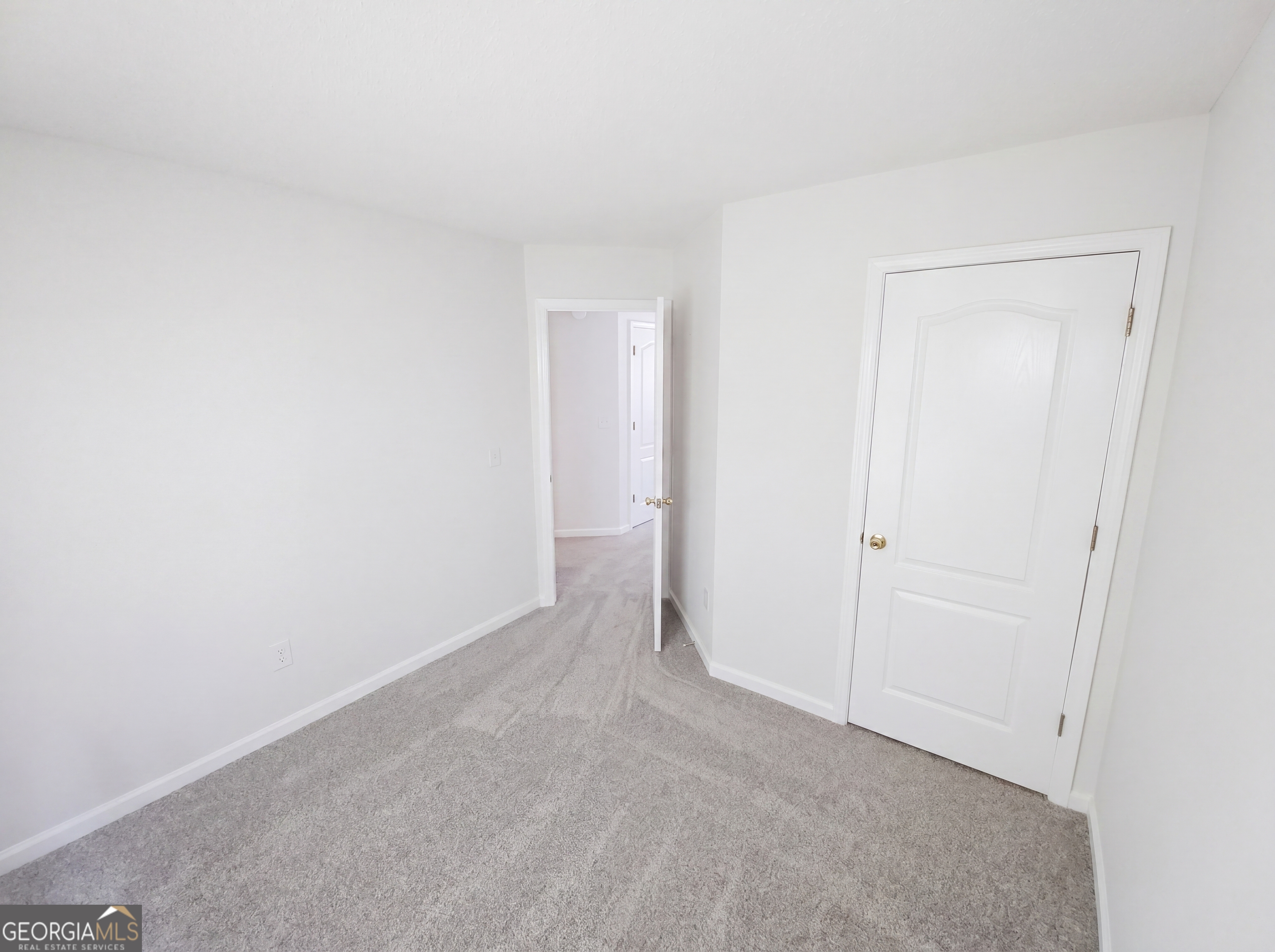 220 Fox Creek Boulevard Property Photo 8