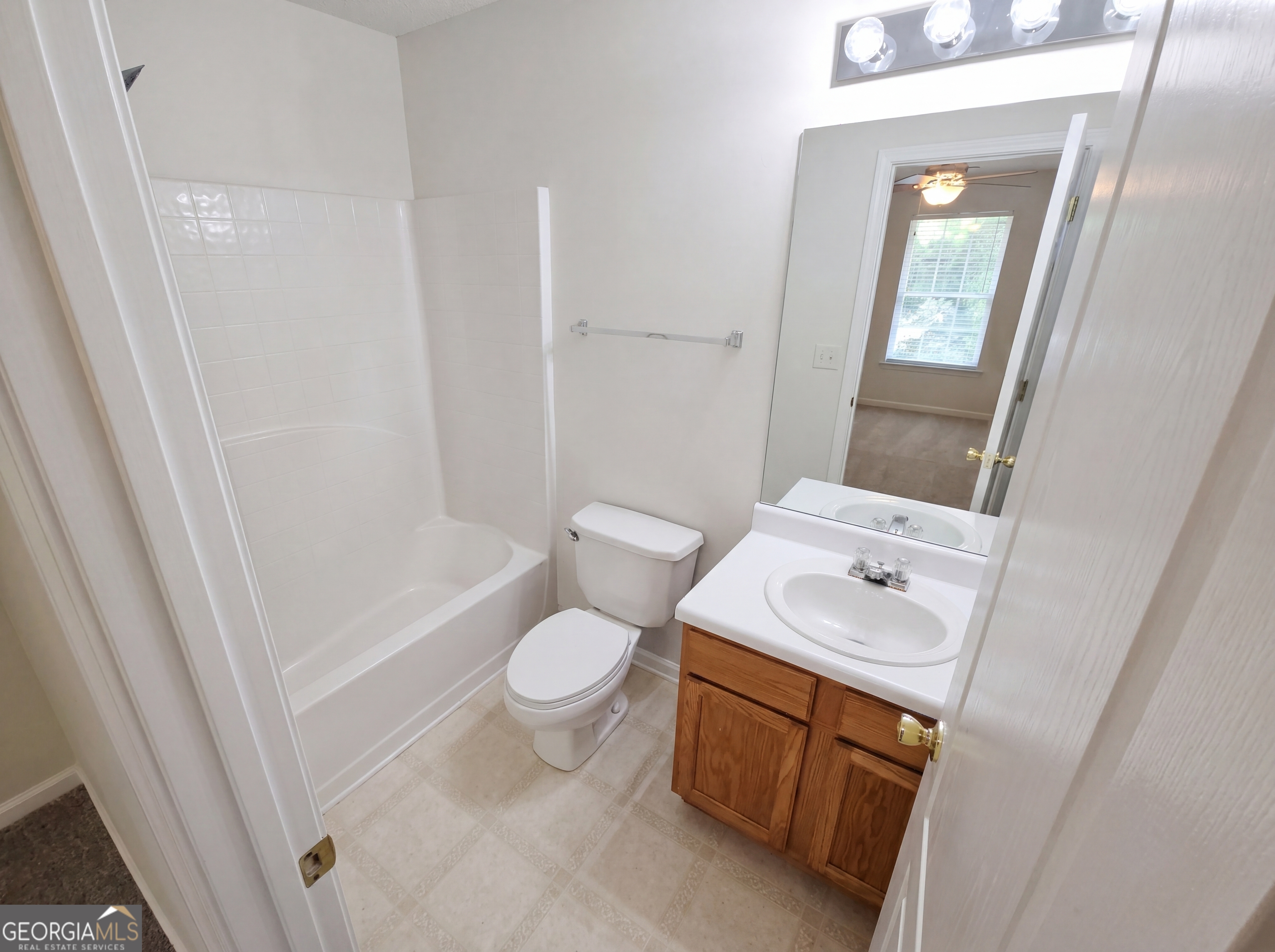 220 Fox Creek Boulevard Property Photo 10