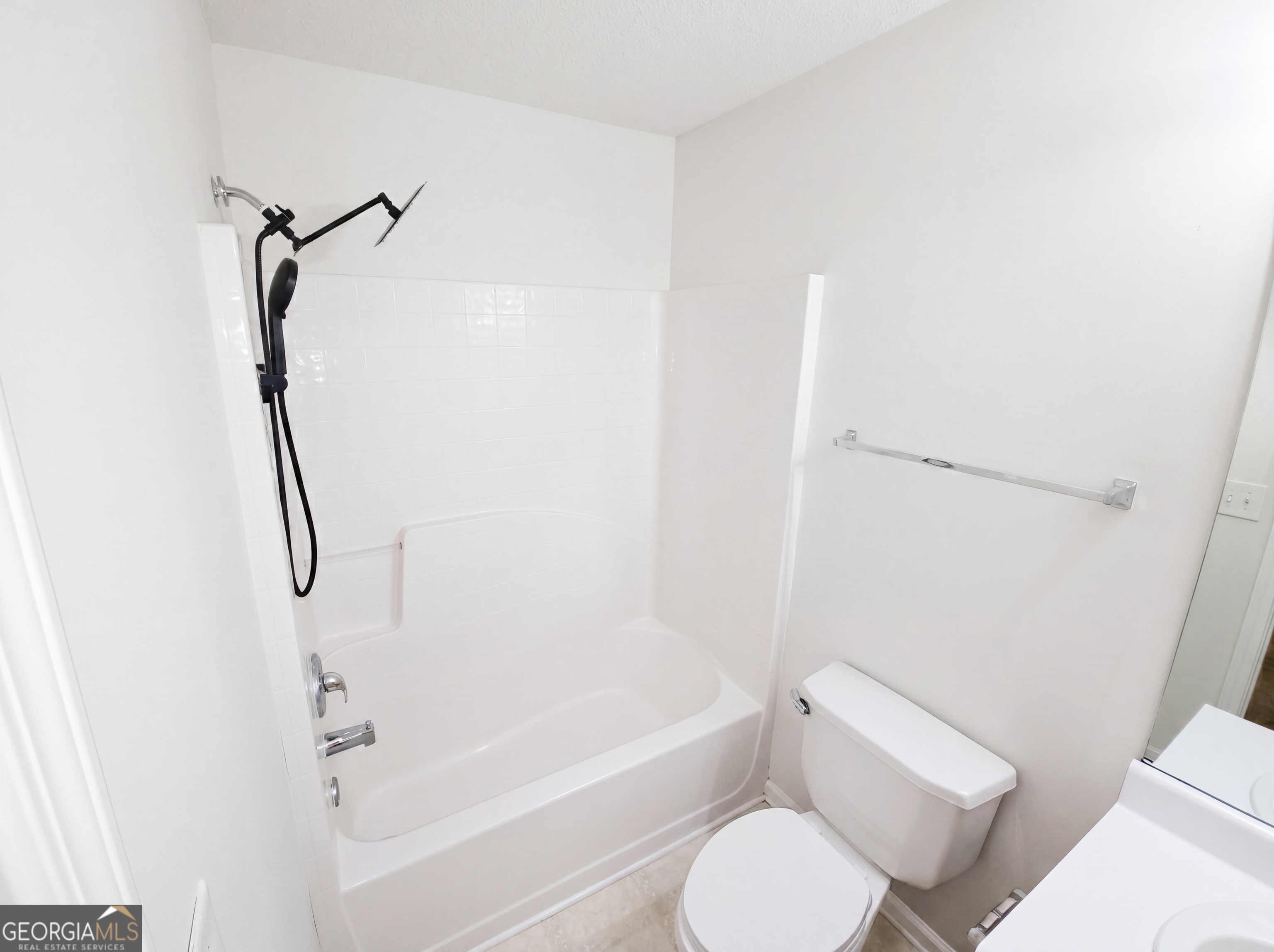 220 Fox Creek Boulevard Property Photo 11