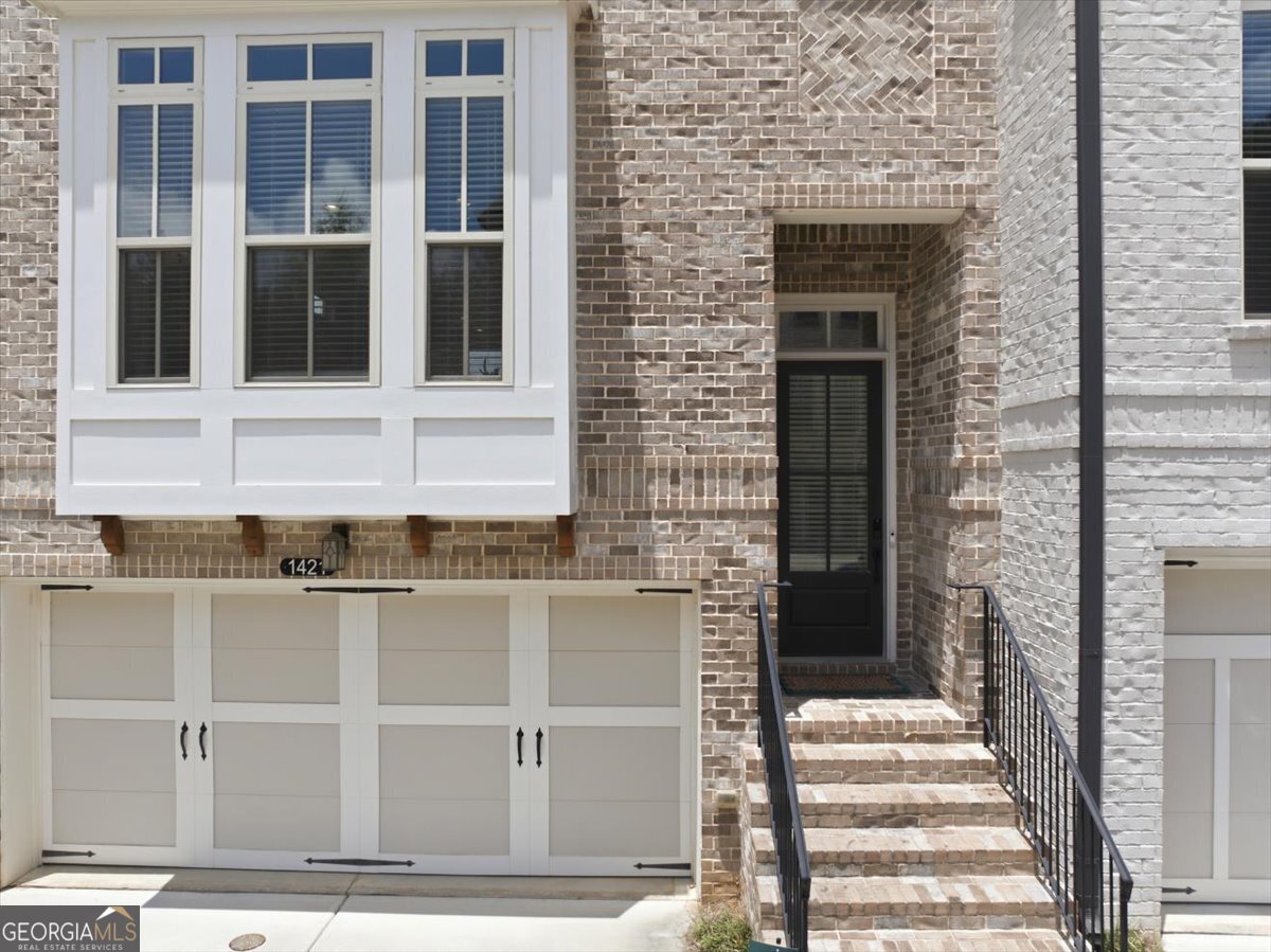 1421 Wisteria Wall Drive Property Photo 4