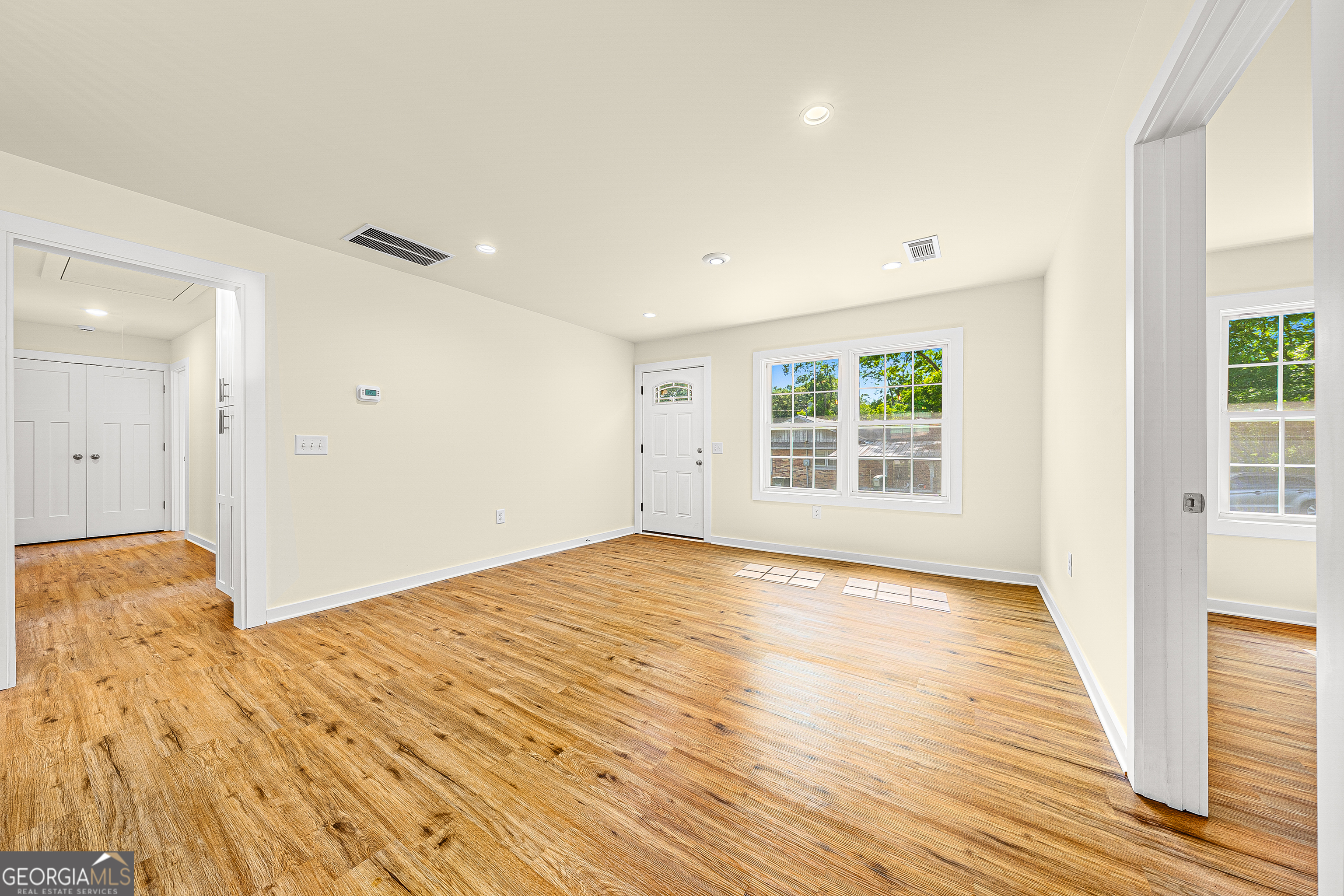 16 Elm Street Property Photo 2