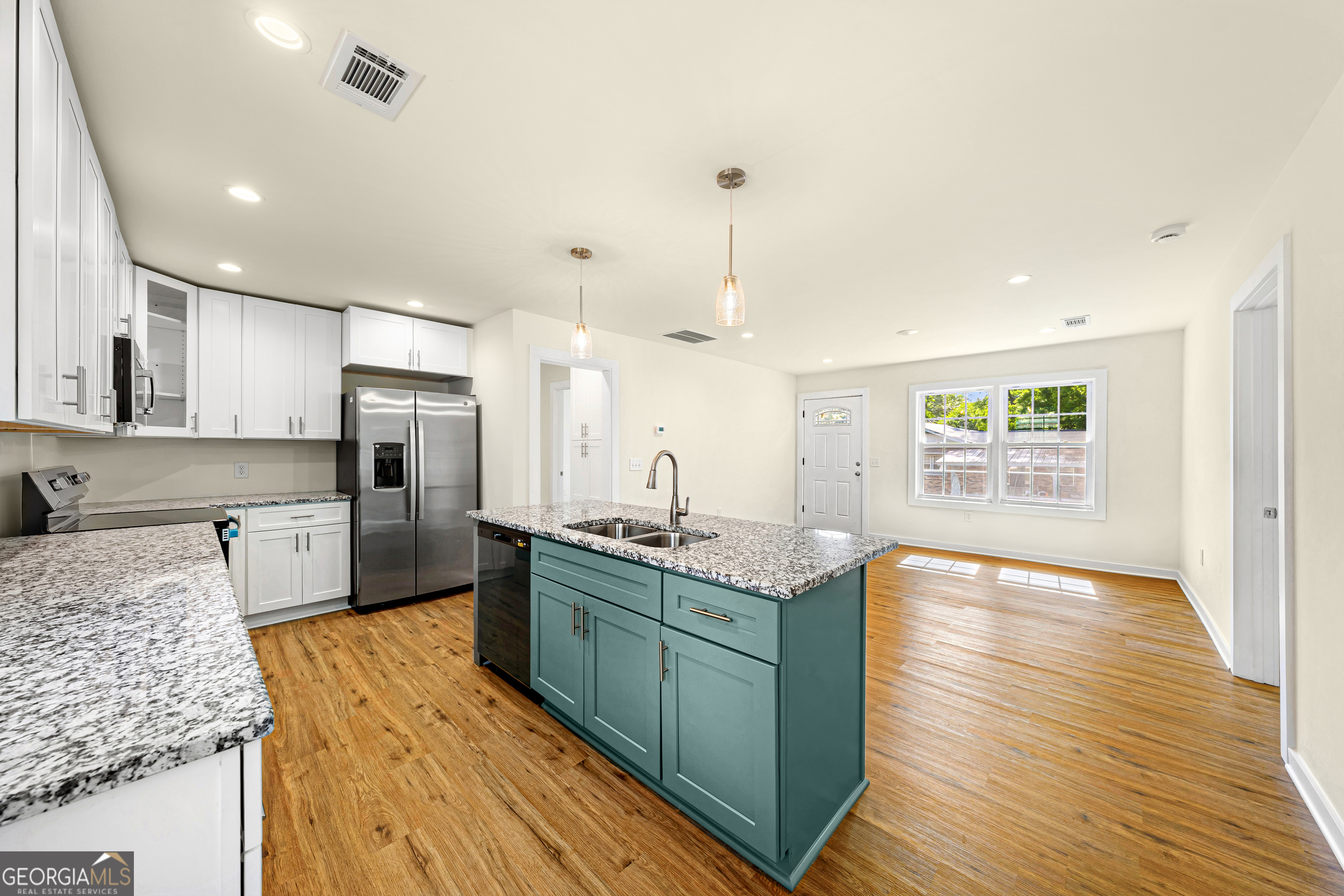 16 Elm Street Property Photo 4