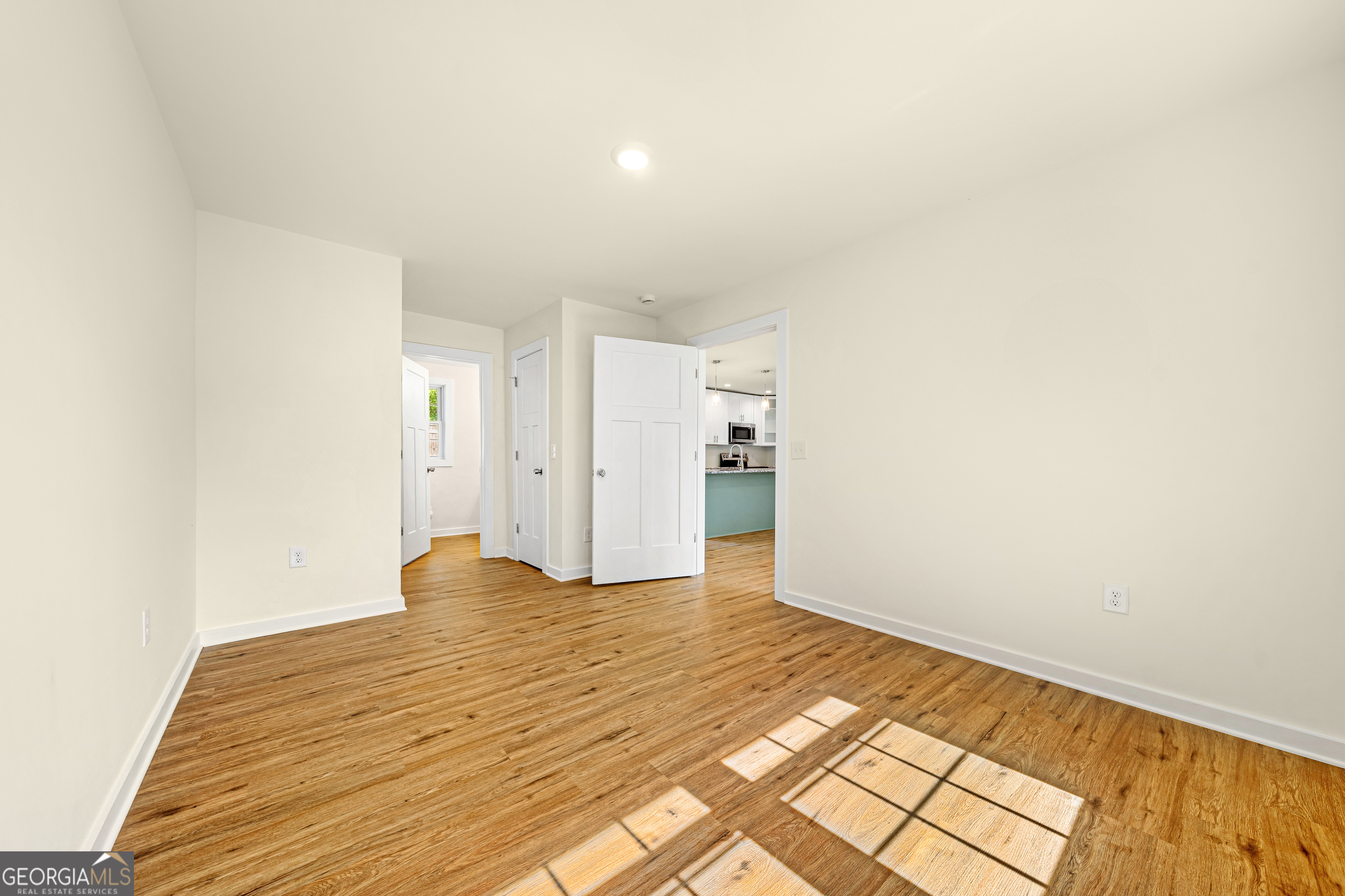 16 Elm Street Property Photo 6