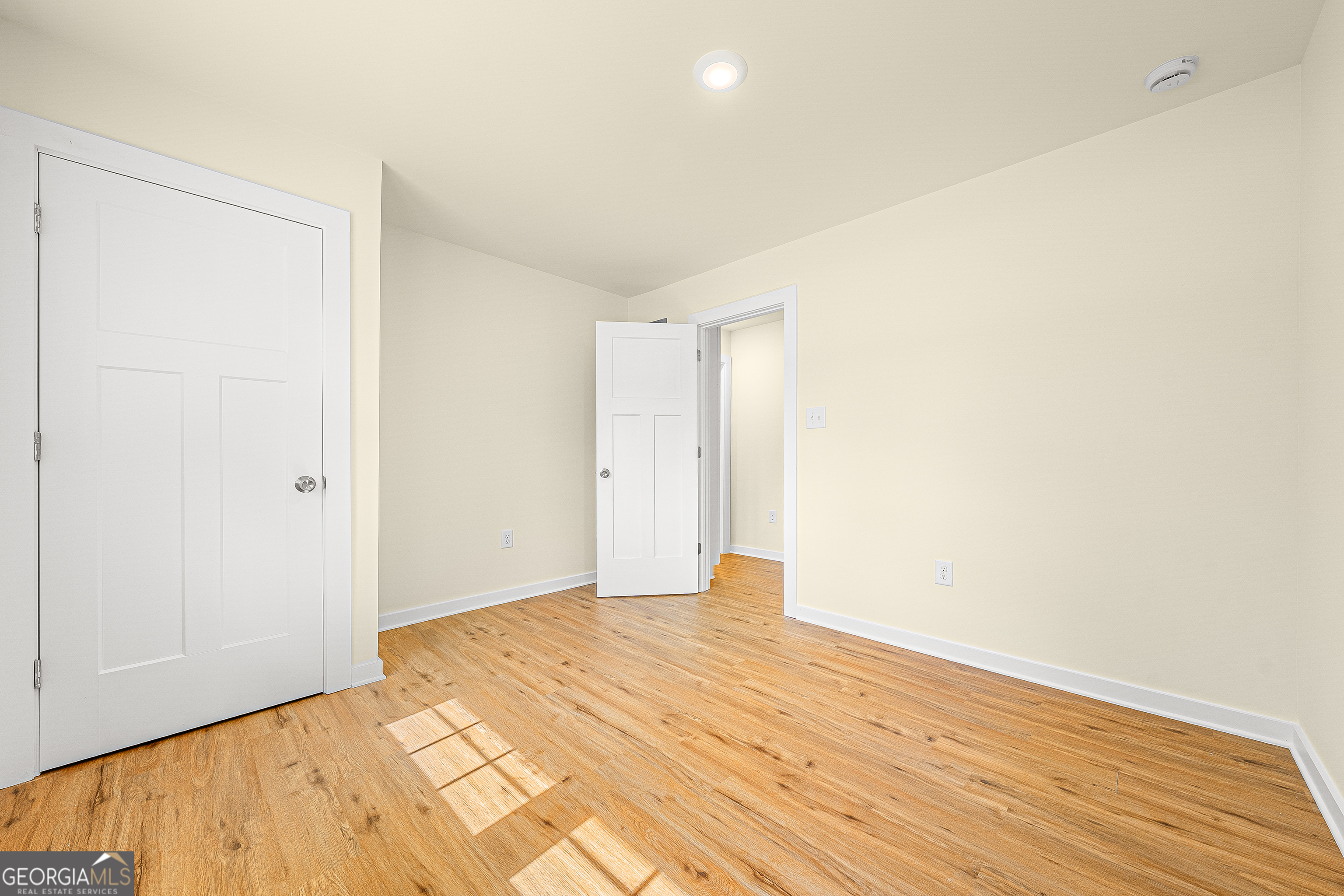 16 Elm Street Property Photo 8