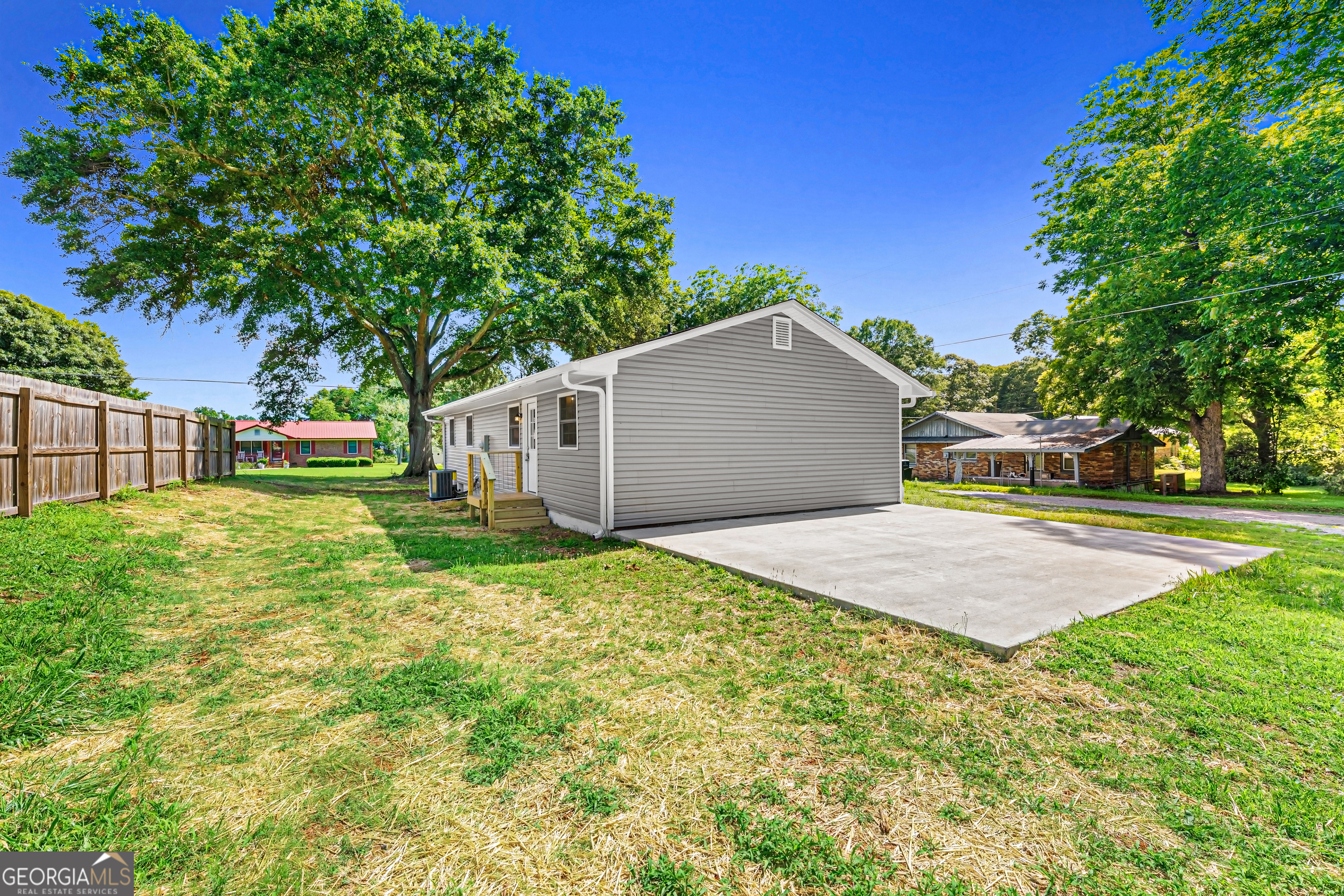 16 Elm Street Property Photo 11