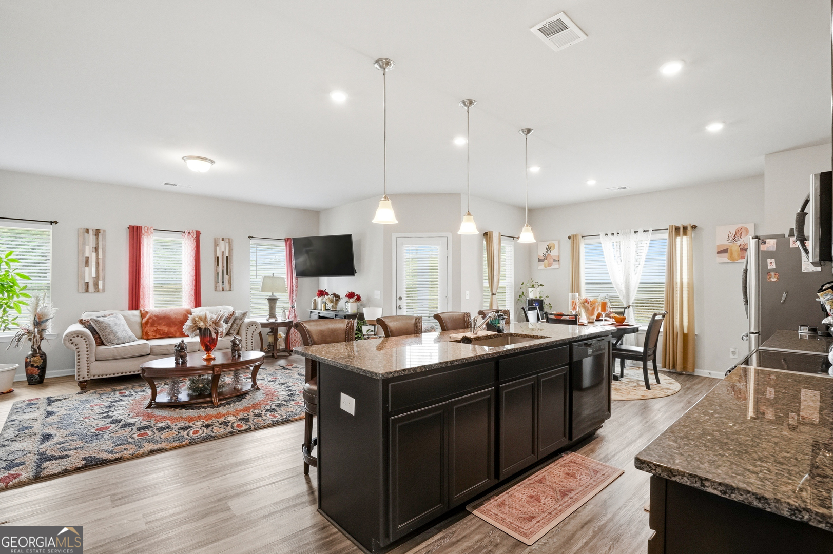 110 Waterside Drive Property Photo 3