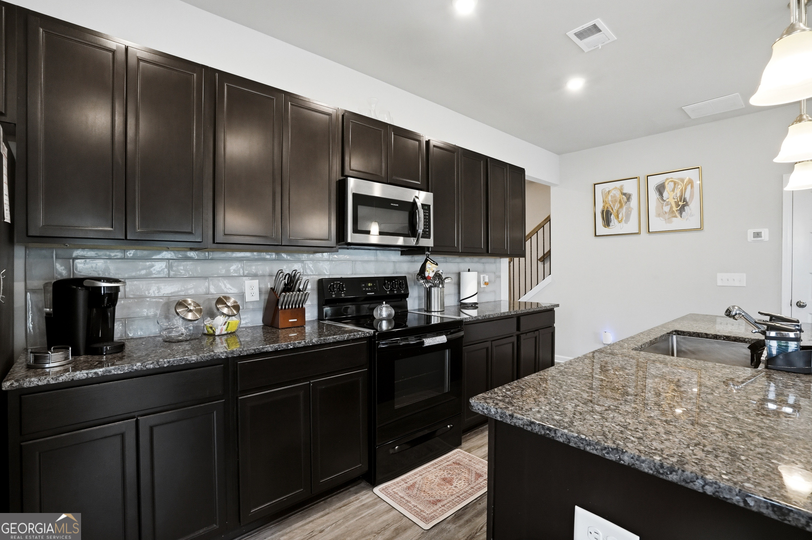 110 Waterside Drive Property Photo 4