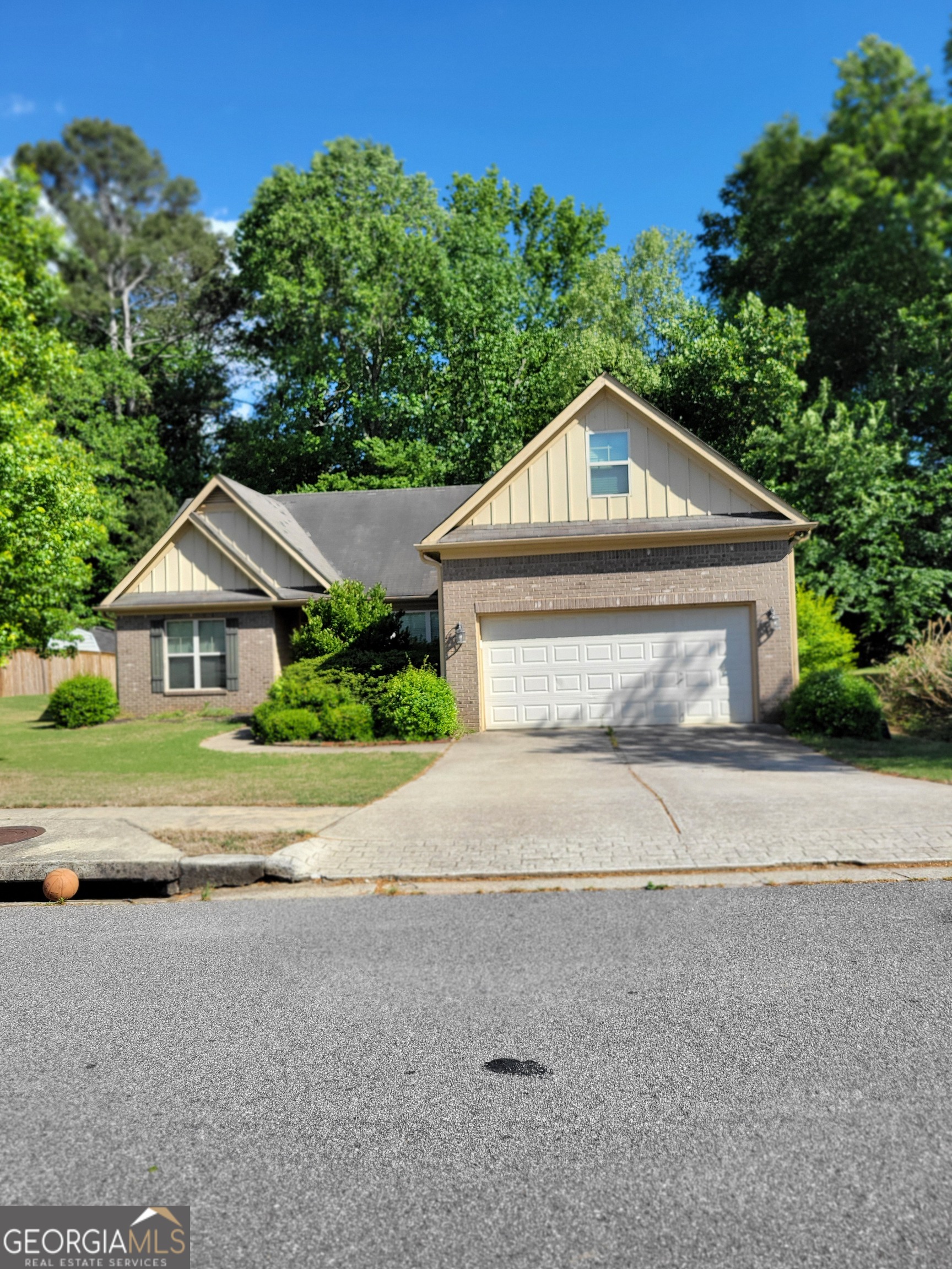175 Spinner Drive Property Photo 2