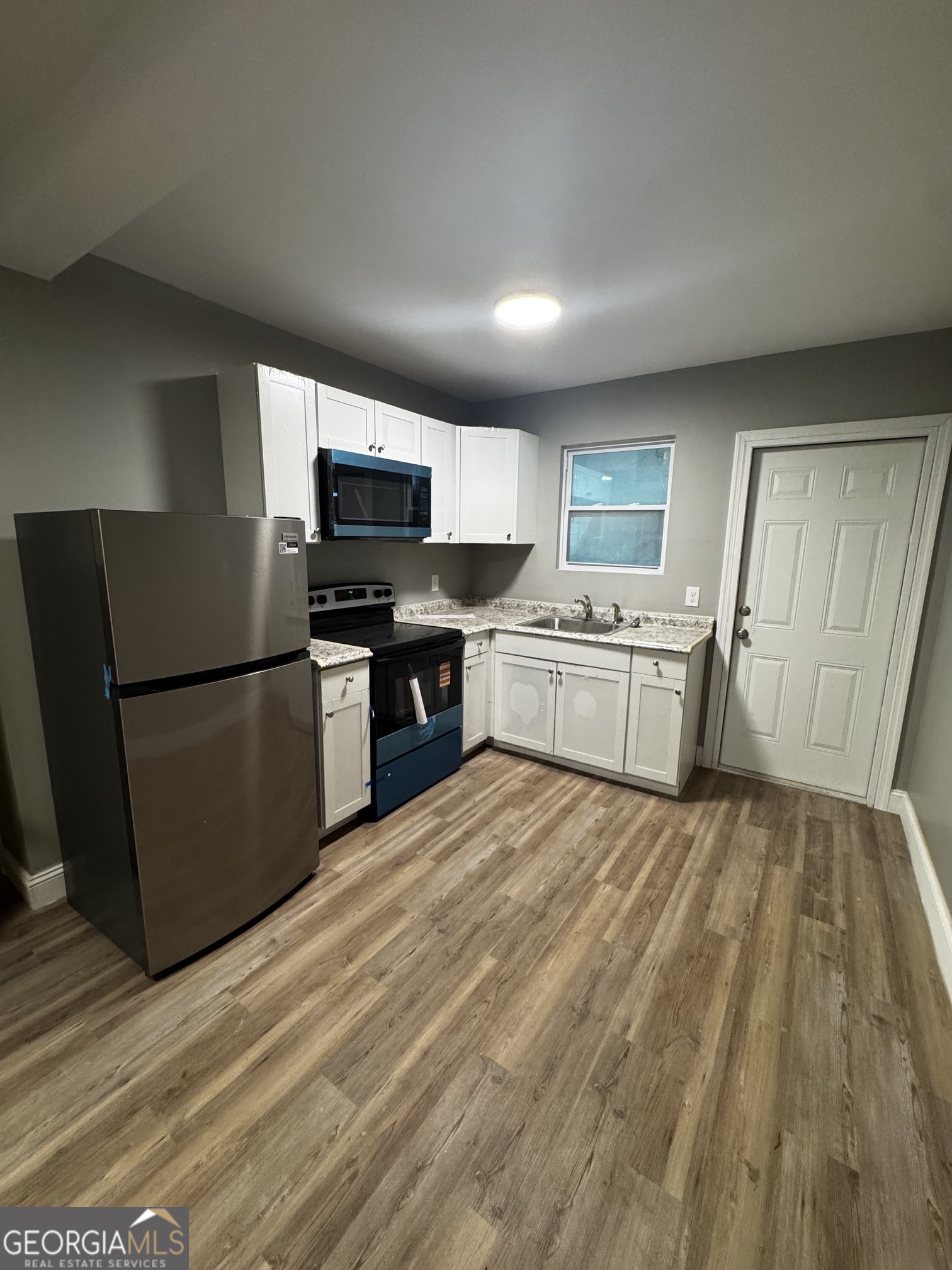 4301 Marion Avenue Property Photo 4