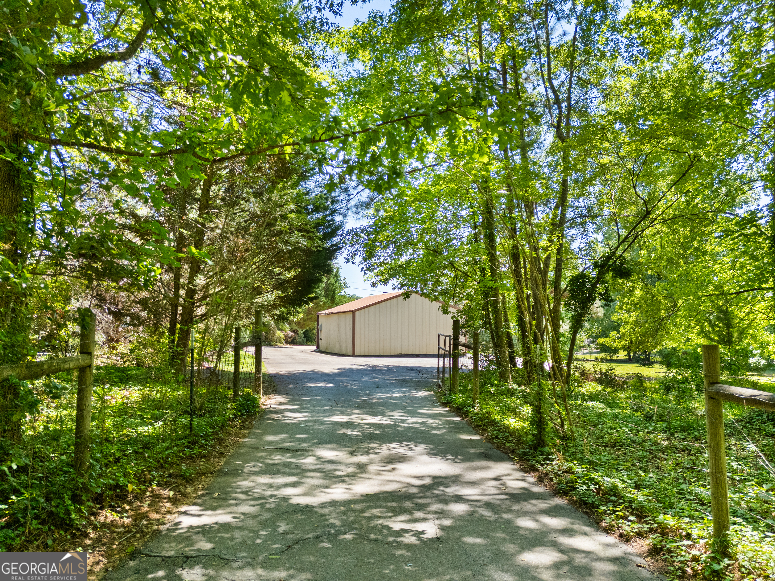 188 Deptula Road Property Photo 4