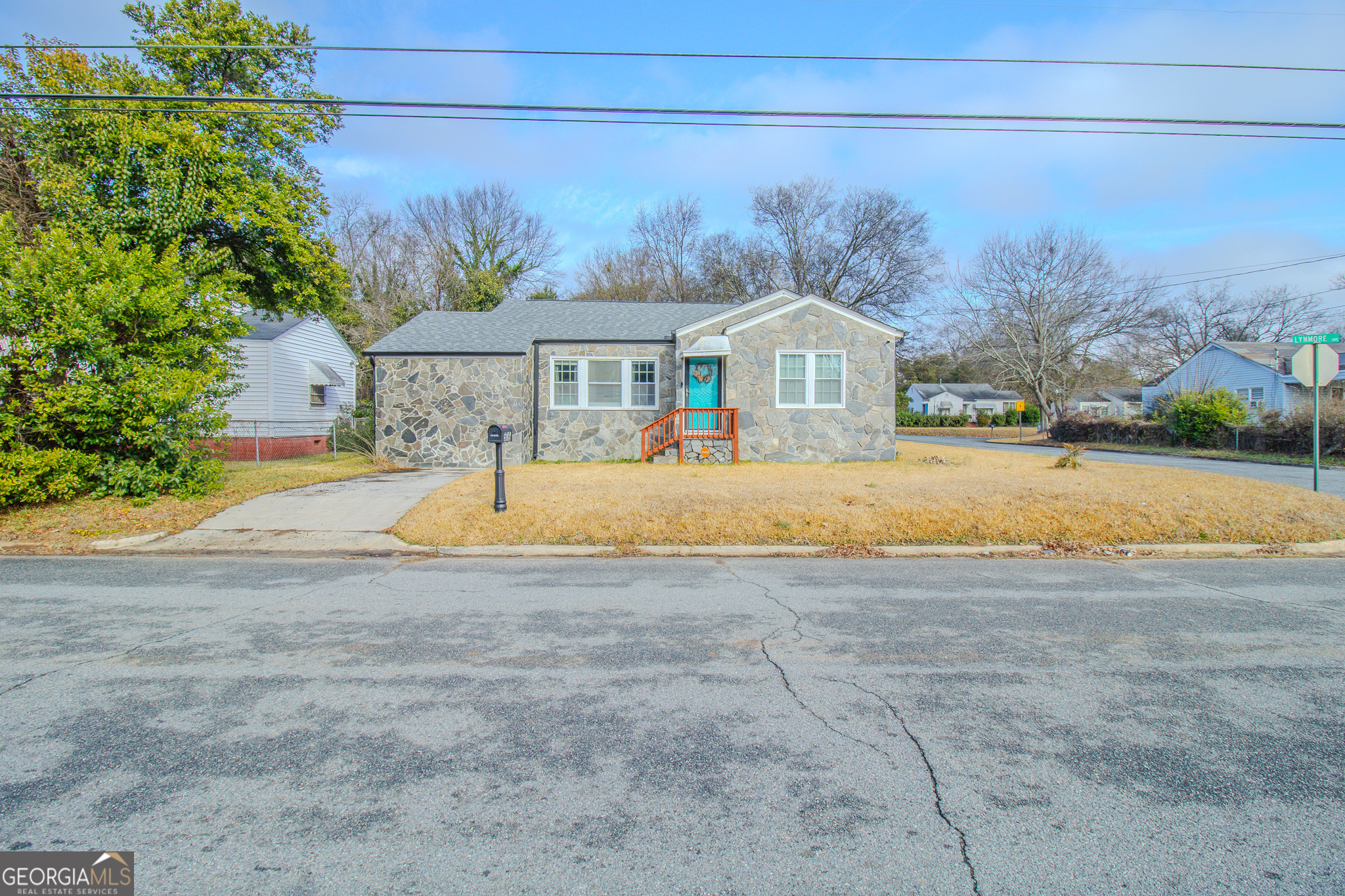 579 Lynmore Avenue Property Photo 1