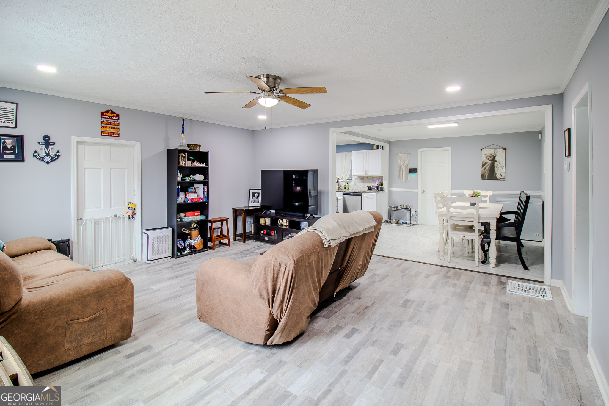 579 Lynmore Avenue Property Photo 4