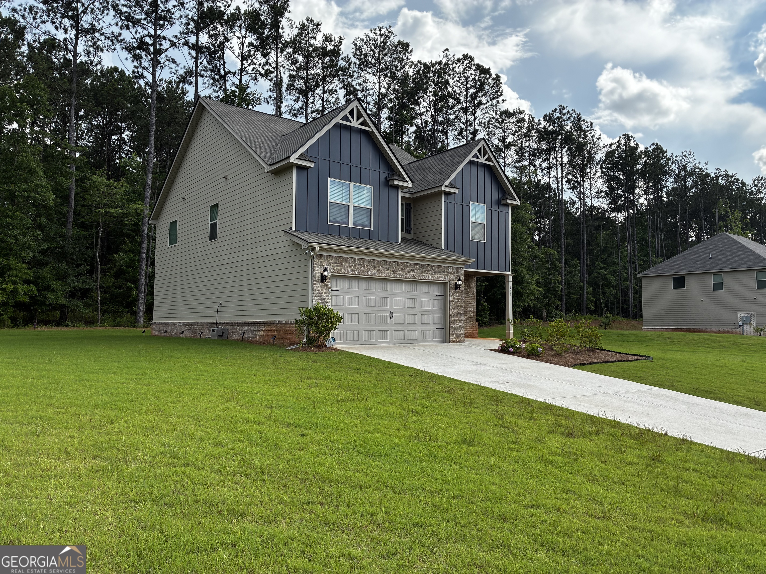 109 Armory Creek Drive Property Photo 2