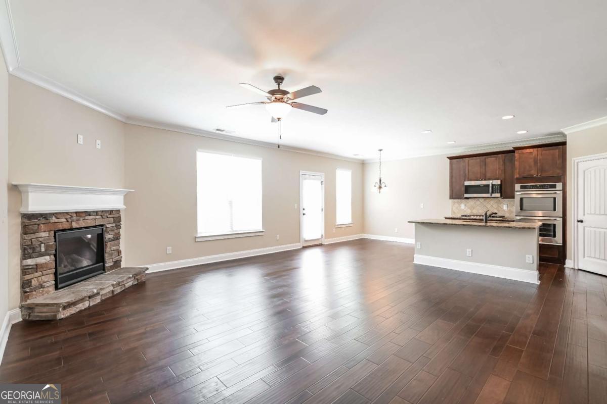 2901 Canyon Glen Way Property Photo 6