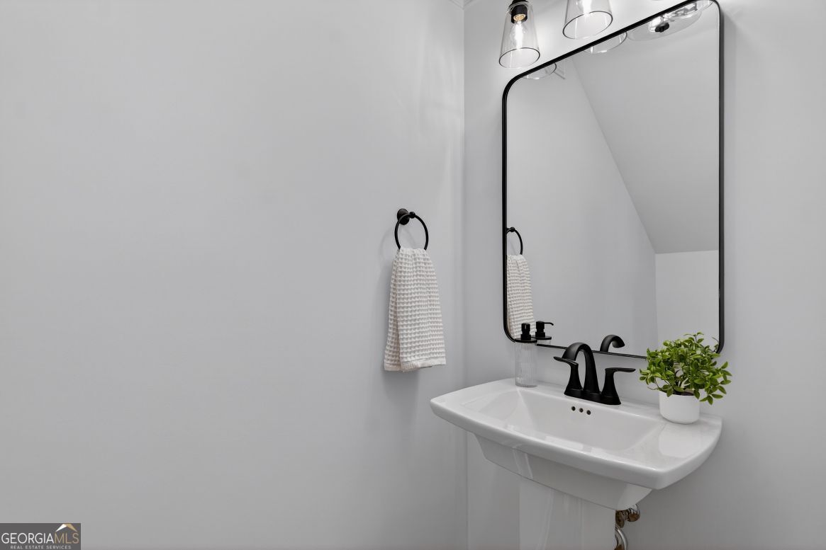 405 Broome Street Unit 2 Property Photo 6