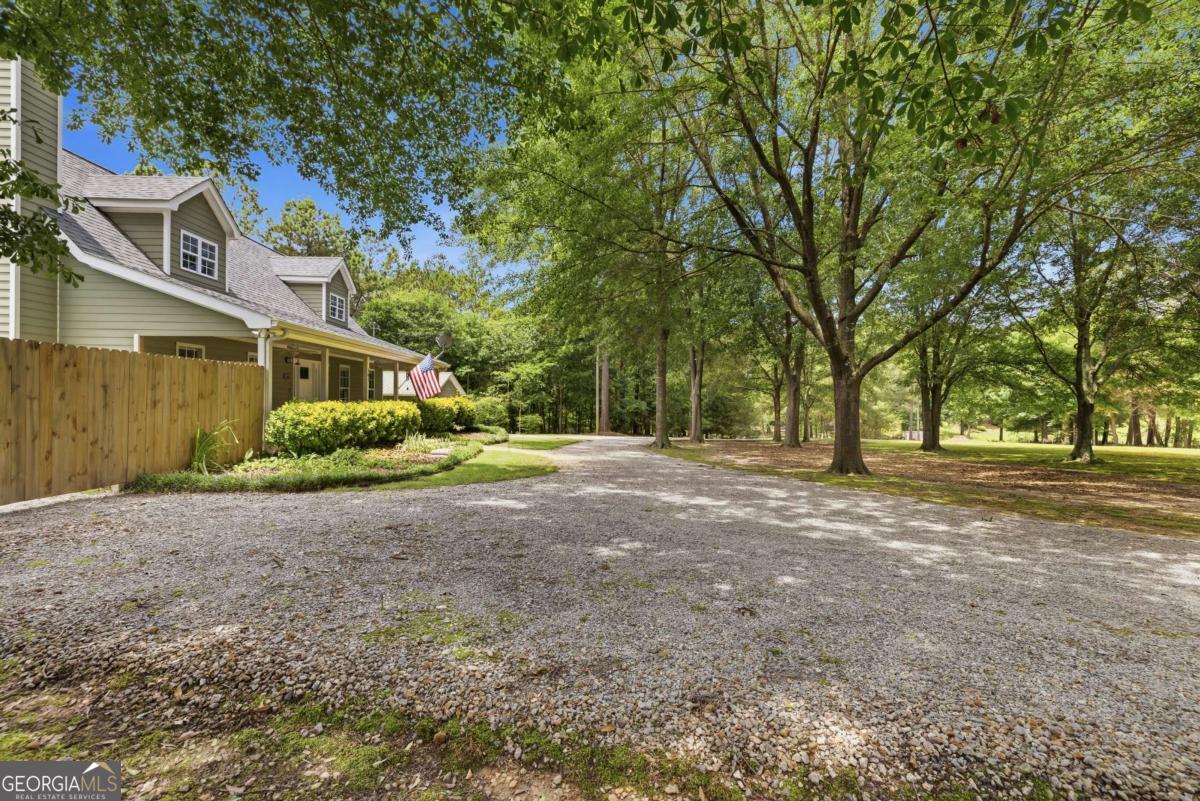 284 Poplar Creek Road Property Photo 4