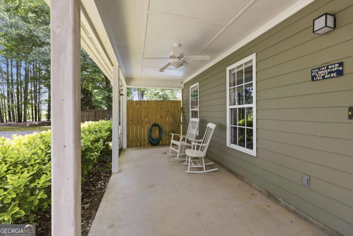 284 Poplar Creek Road Property Photo 5