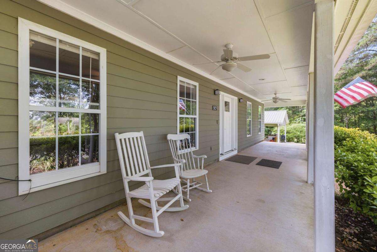 284 Poplar Creek Road Property Photo 6