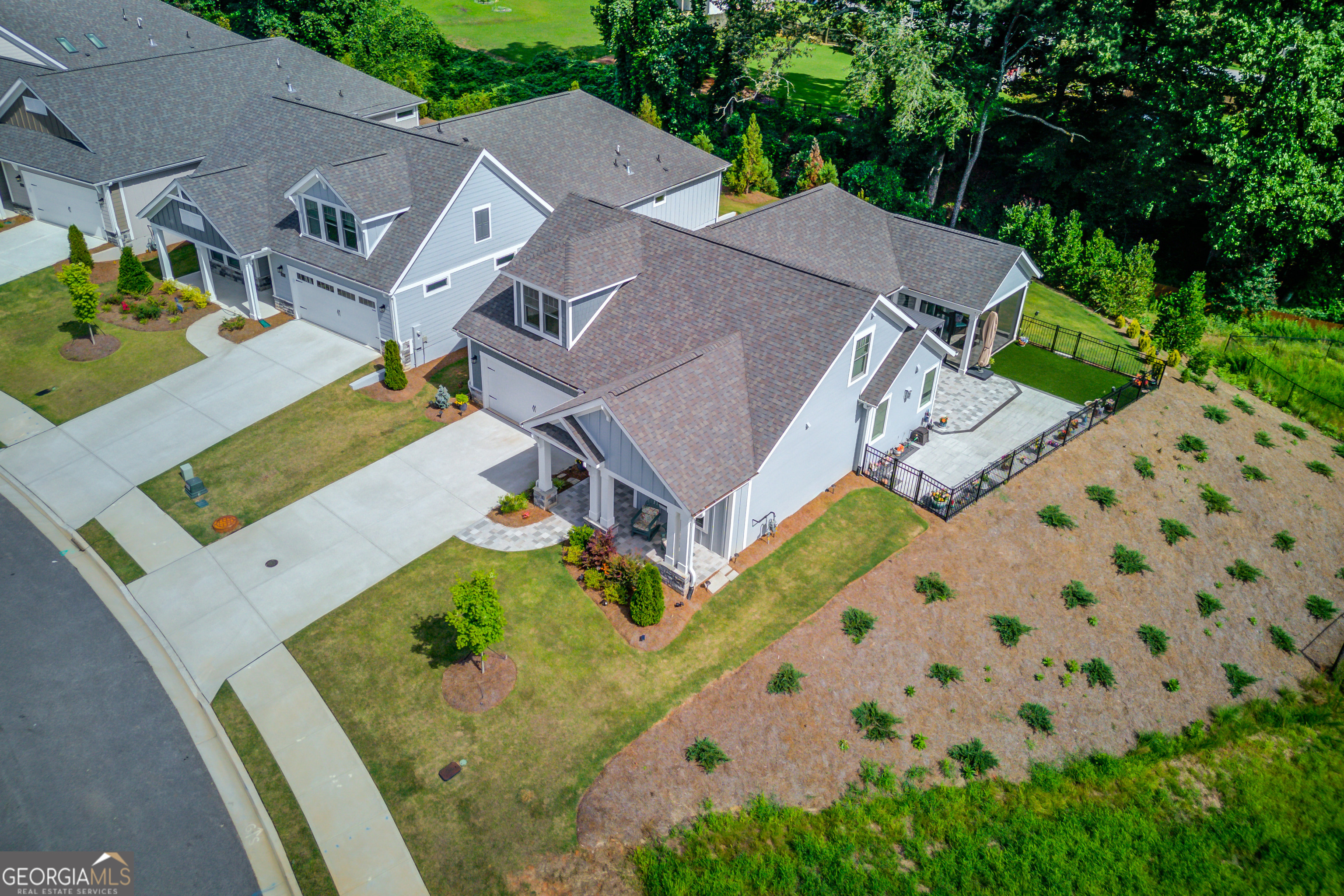 3492 Fishpond Circle Property Photo 2