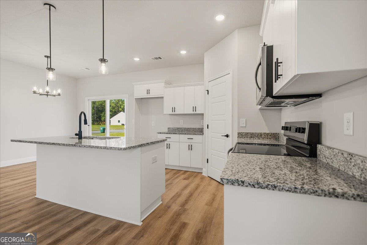 98 Susan Drive Property Photo 24