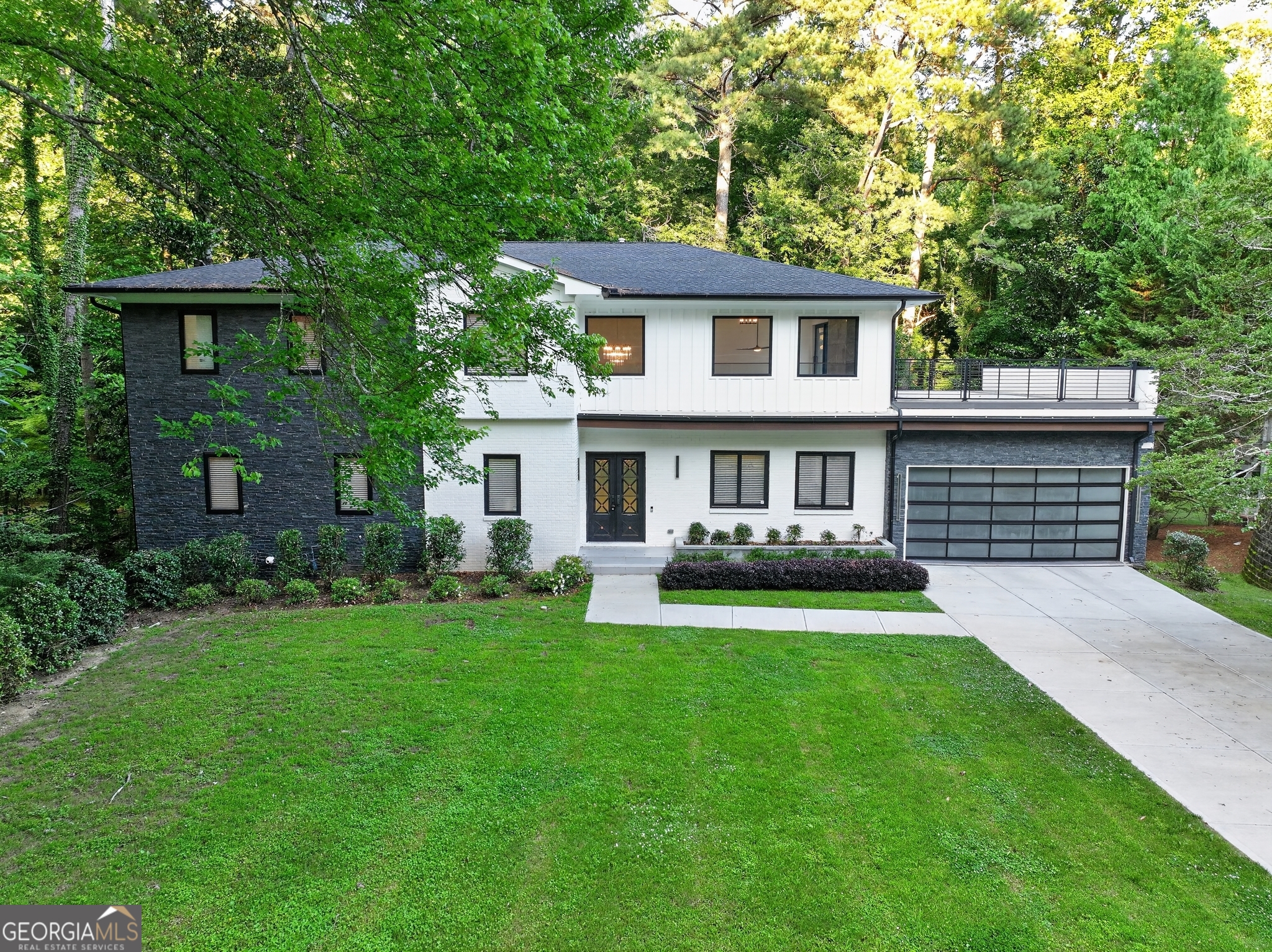 5285 Mount Vernon Parkway Property Photo 1
