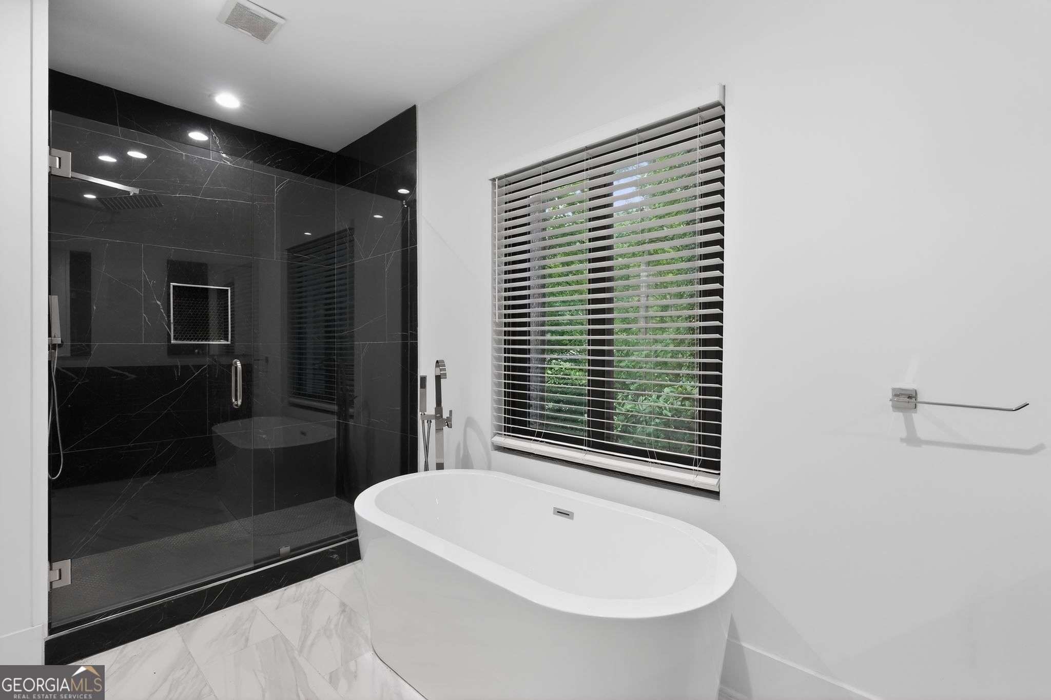 5285 Mount Vernon Parkway Property Photo 12