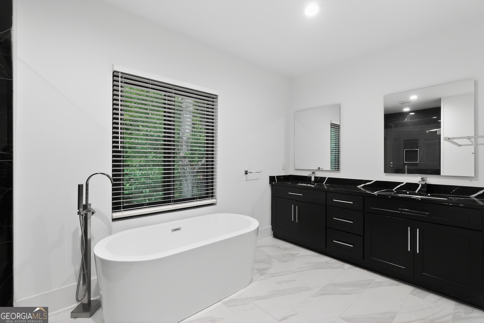 5285 Mount Vernon Parkway Property Photo 17