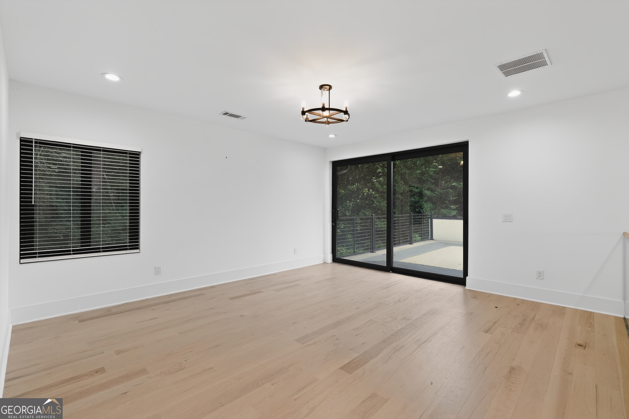 5285 Mount Vernon Parkway Property Photo 25