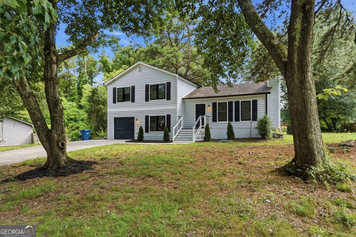 2857 Cherokee Cove Property Photo 3