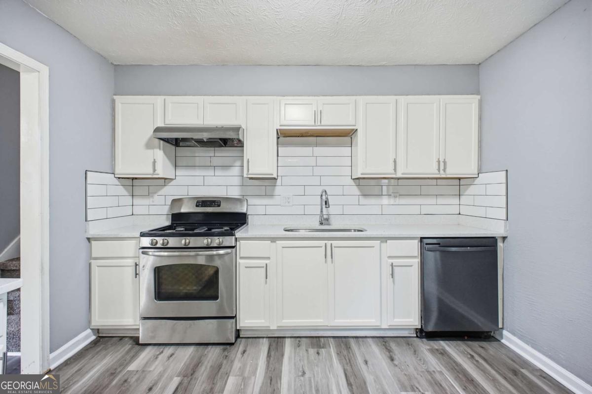 2857 Cherokee Cove Property Photo 11