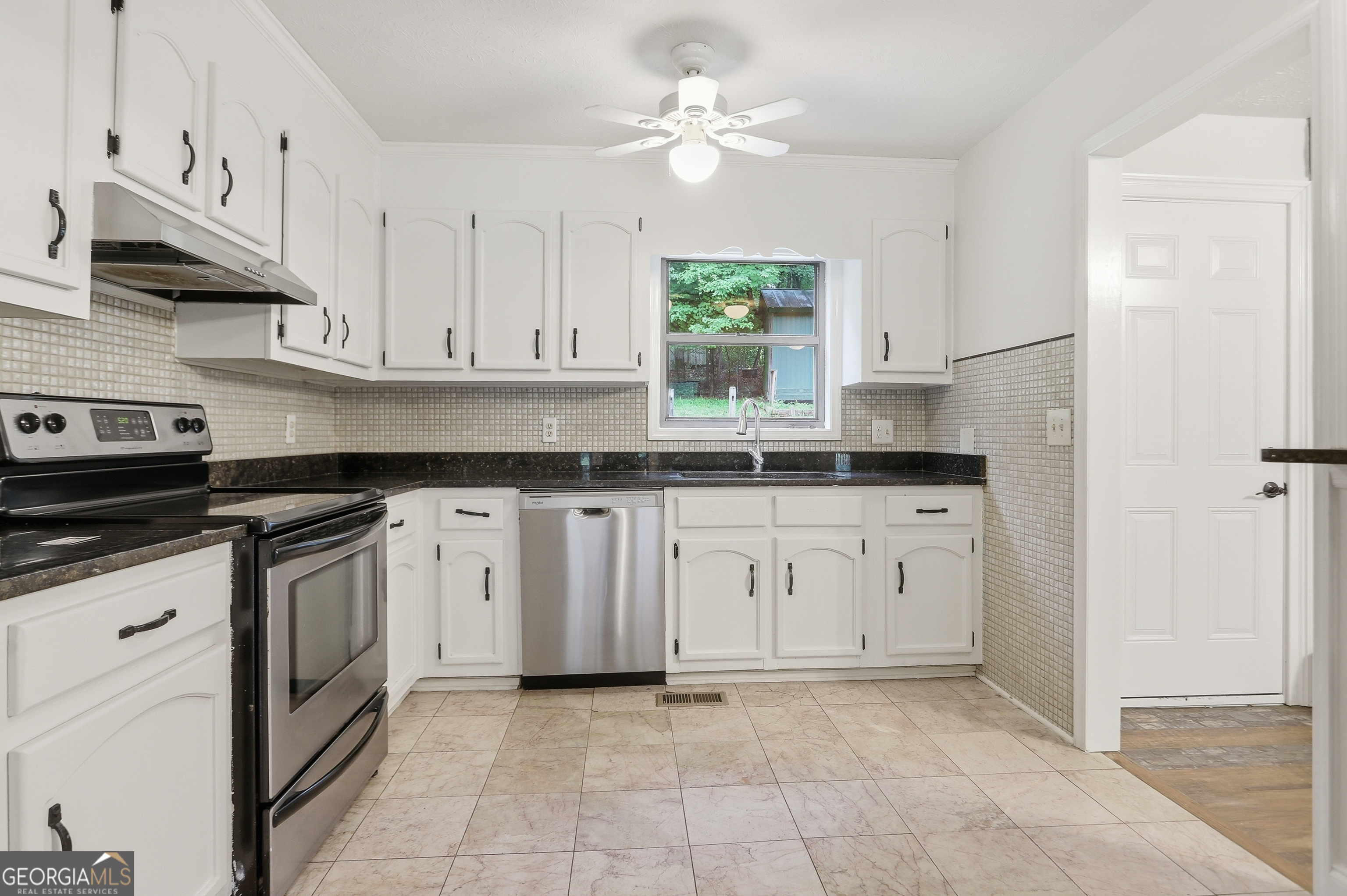 3634 N Hampton Drive Nw Property Photo 9