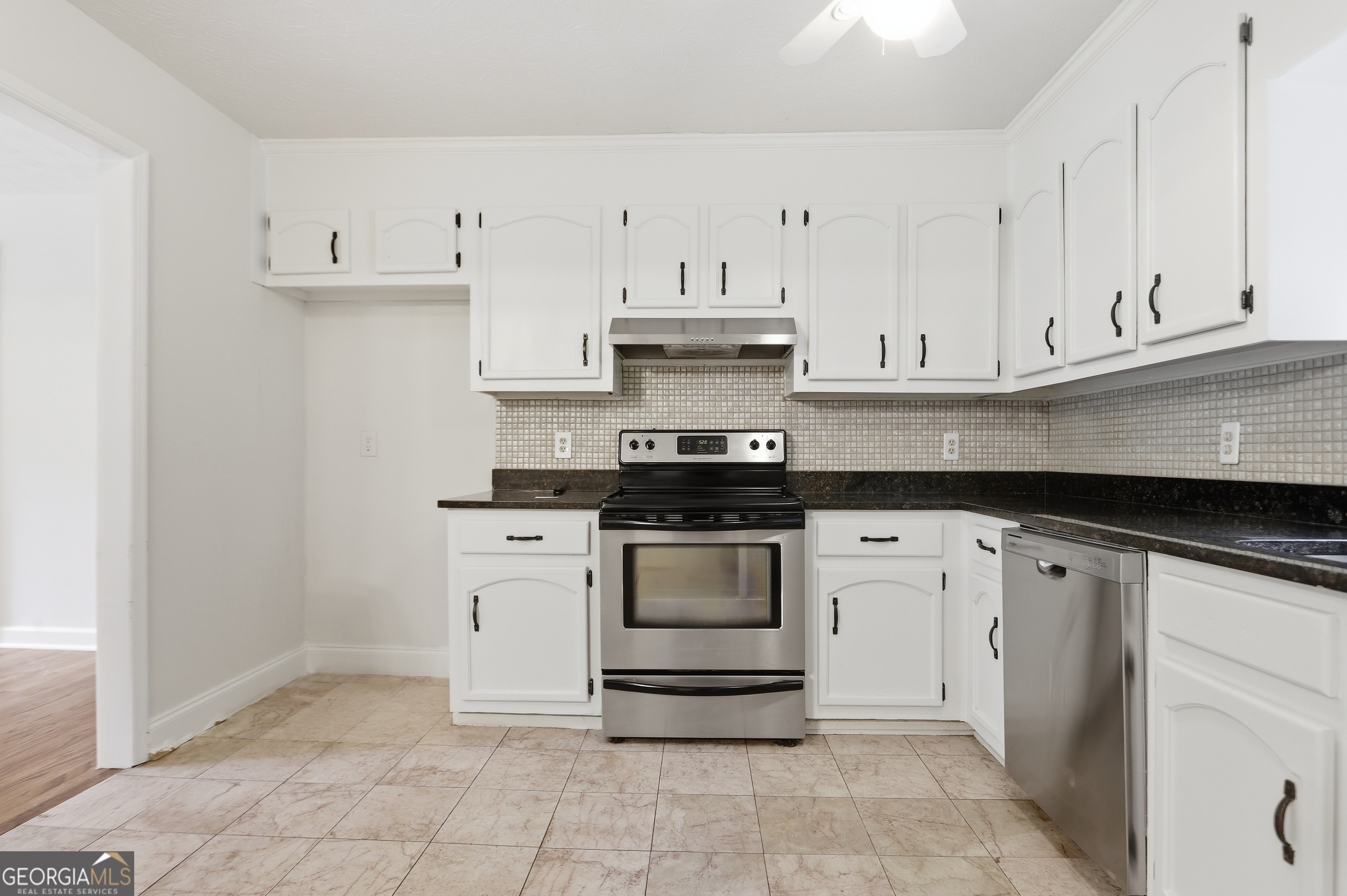 3634 N Hampton Drive Nw Property Photo 10