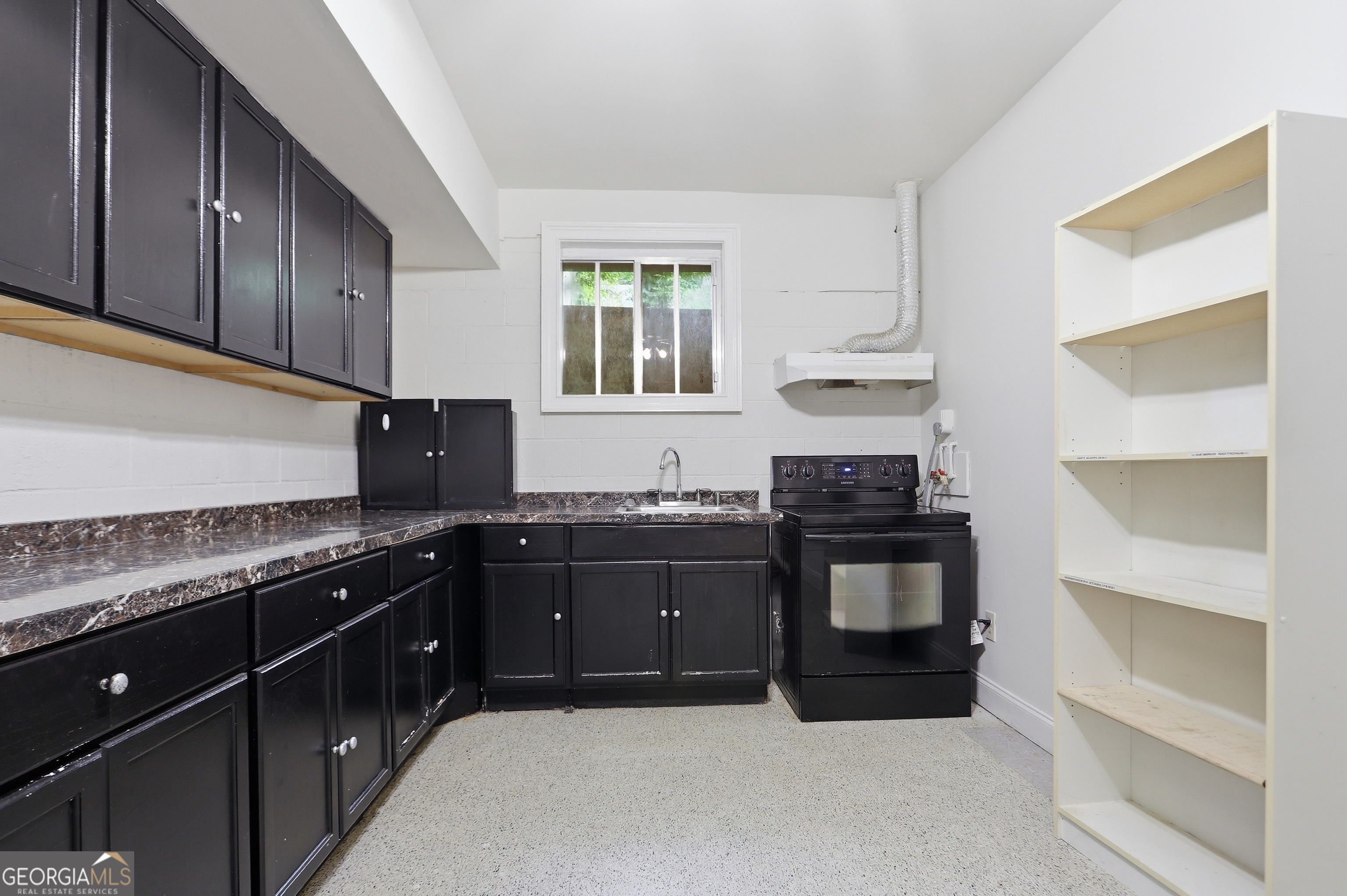 3634 N Hampton Drive Nw Property Photo 14