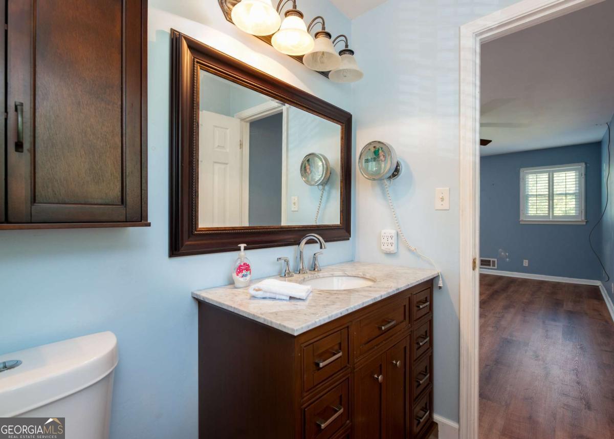 721 Dorsey Circle Sw Property Photo 18