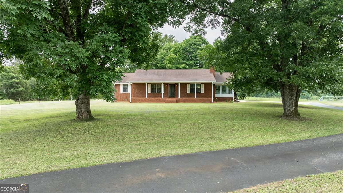 463 Arnoldsville Road Property Photo 1