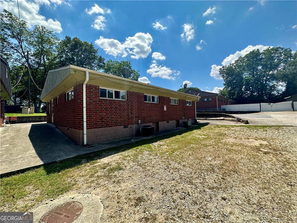 718 Hill Street Property Photo 2