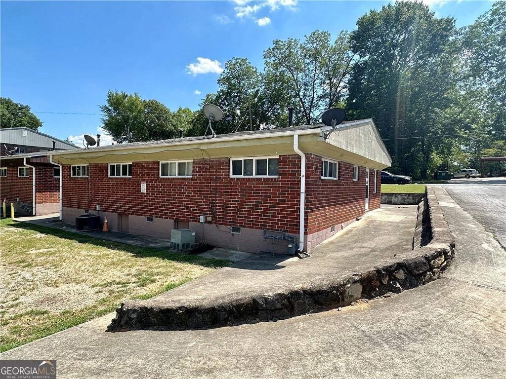 718 Hill Street Property Photo 4