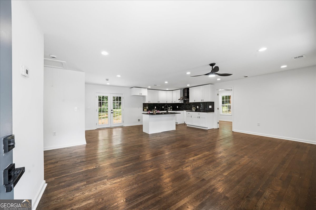 3406 Longleaf Drive Property Photo 4