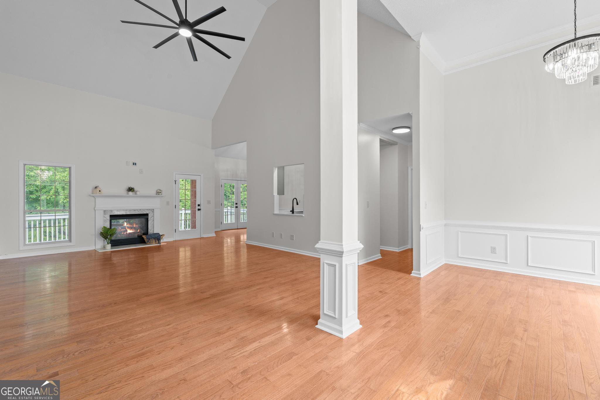 1048 Crown River Parkway Property Photo 3
