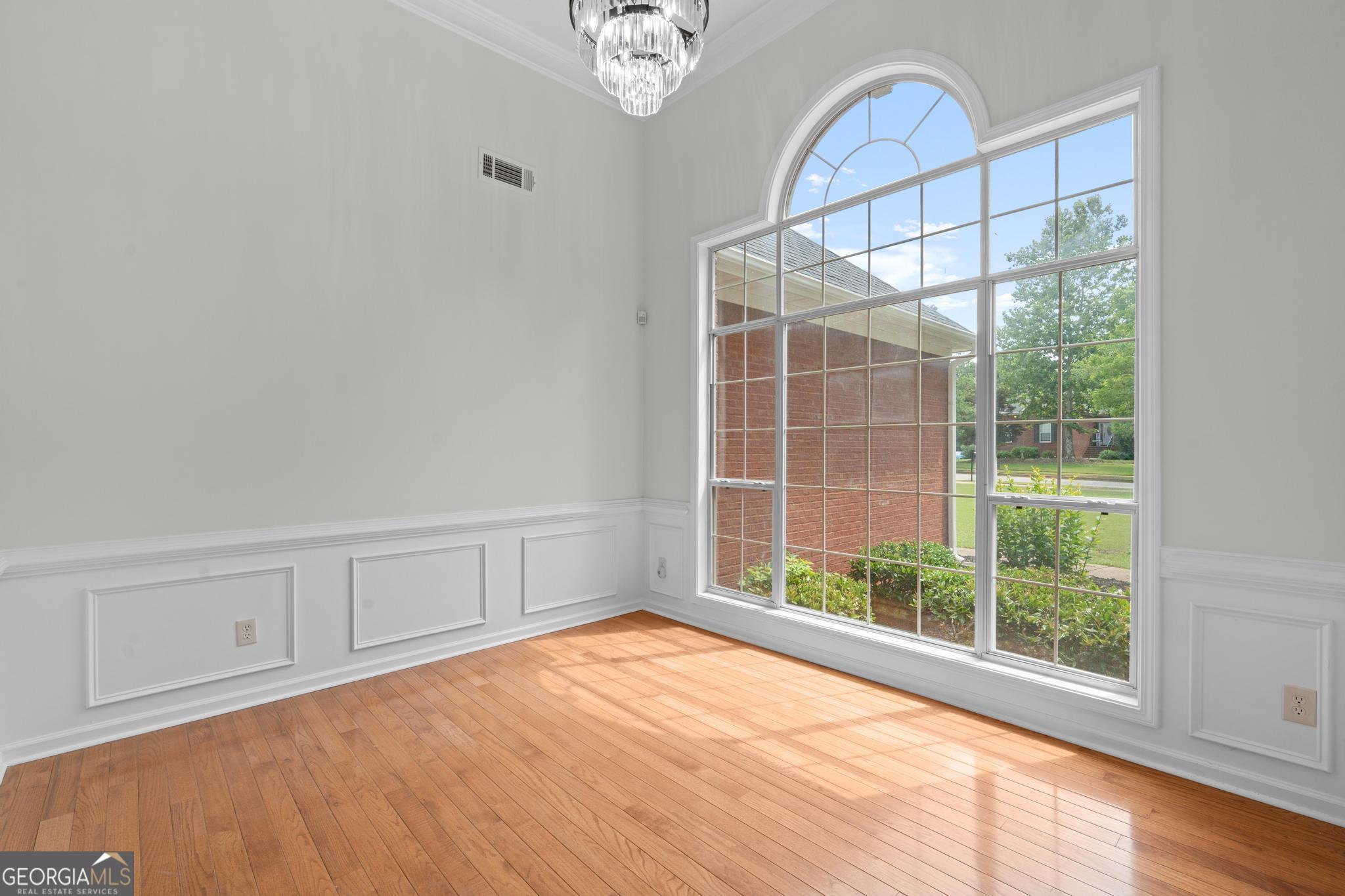 1048 Crown River Parkway Property Photo 4