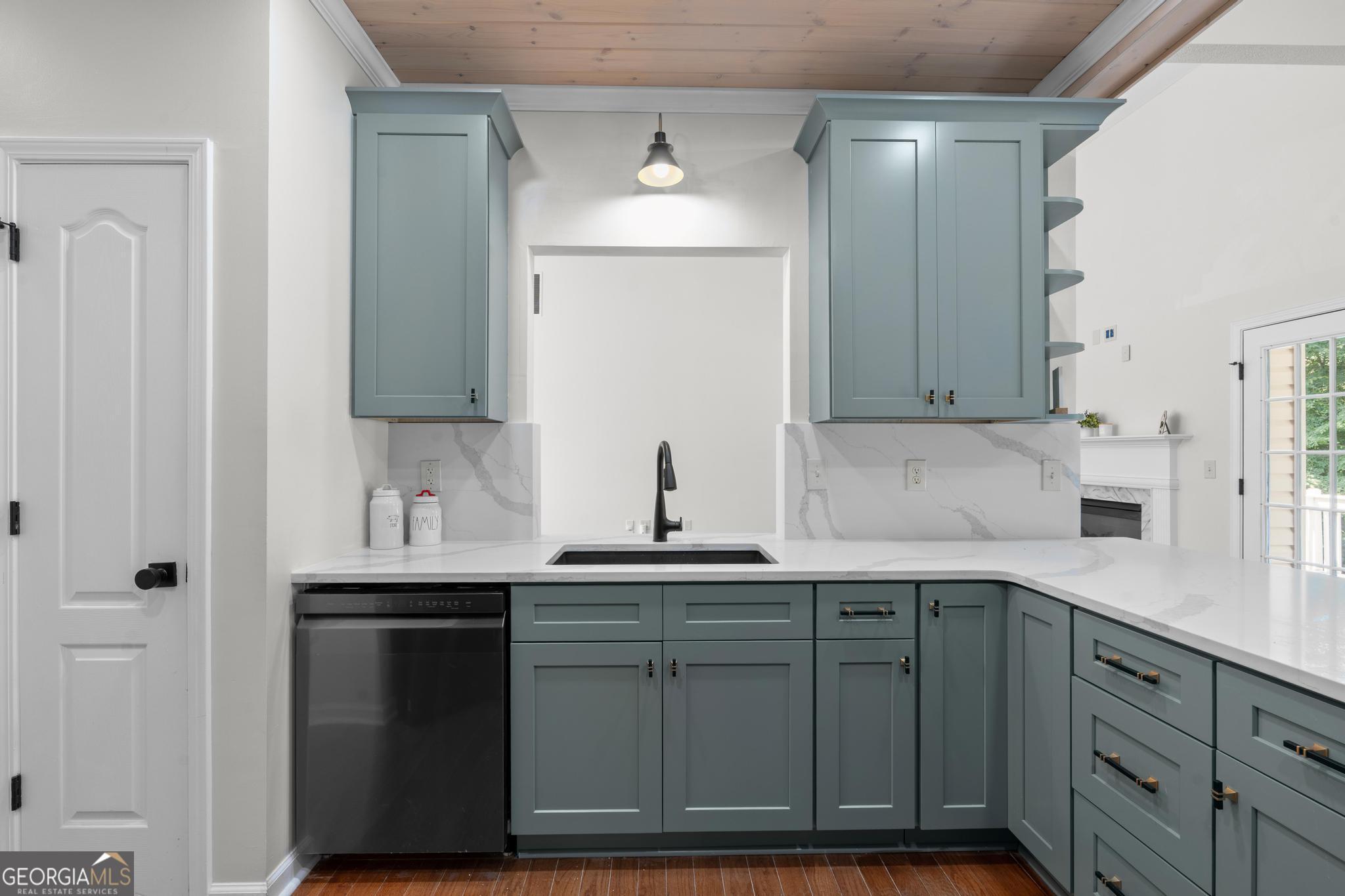 1048 Crown River Parkway Property Photo 14