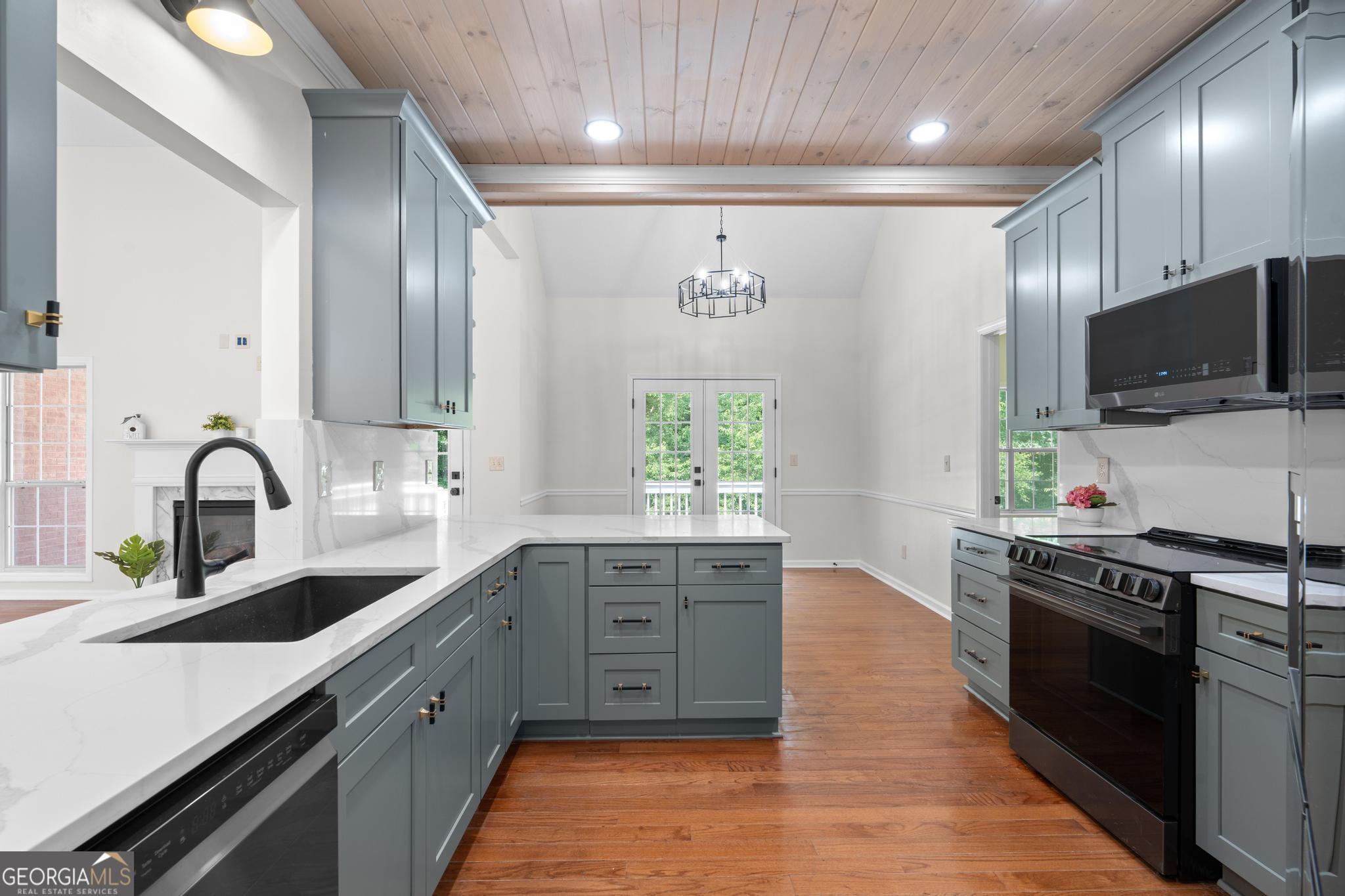 1048 Crown River Parkway Property Photo 15
