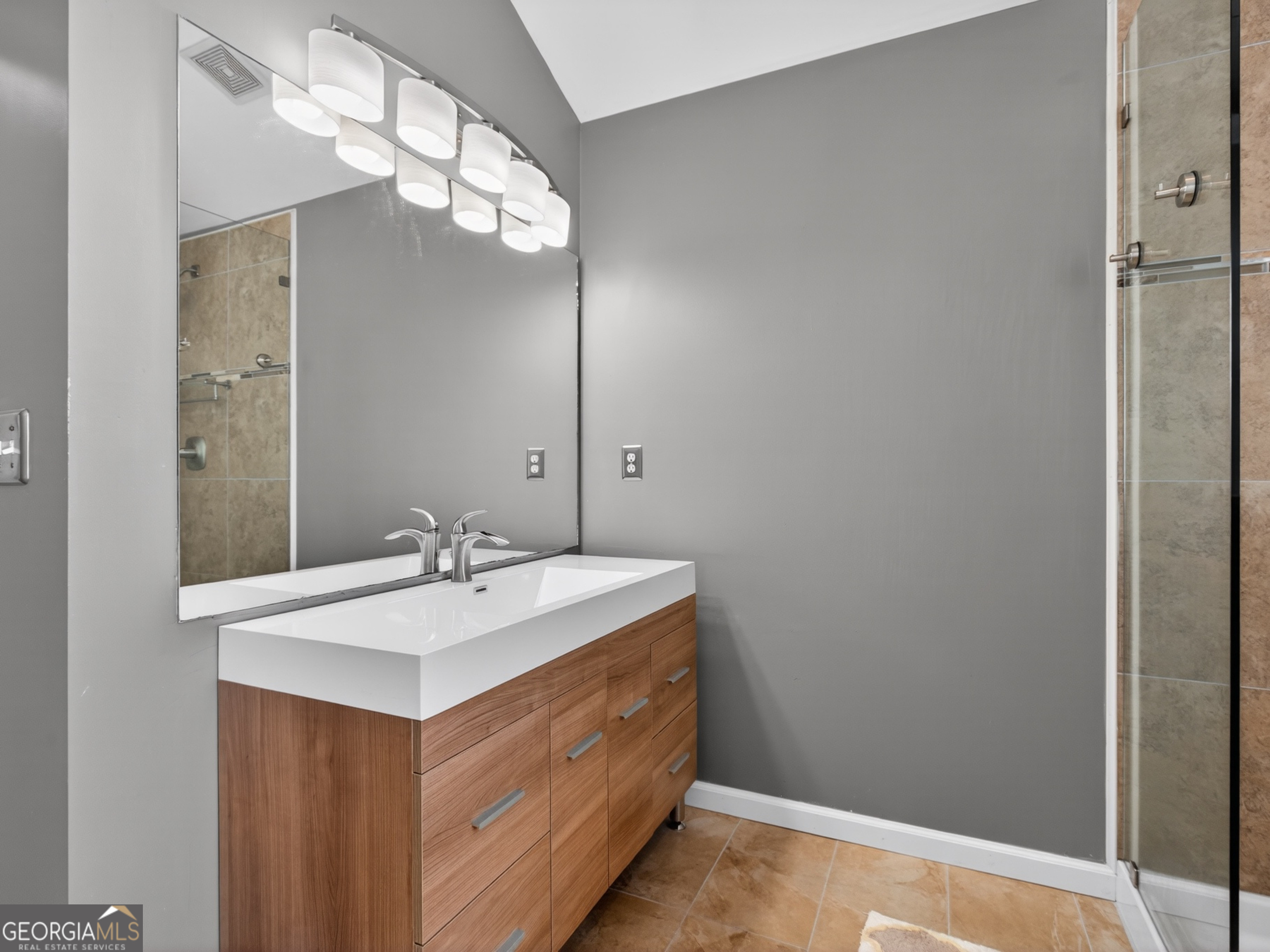 807 Edgeley Lane Property Photo 47
