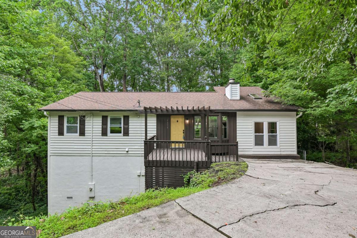 2272 Vistamont Drive Property Photo 1
