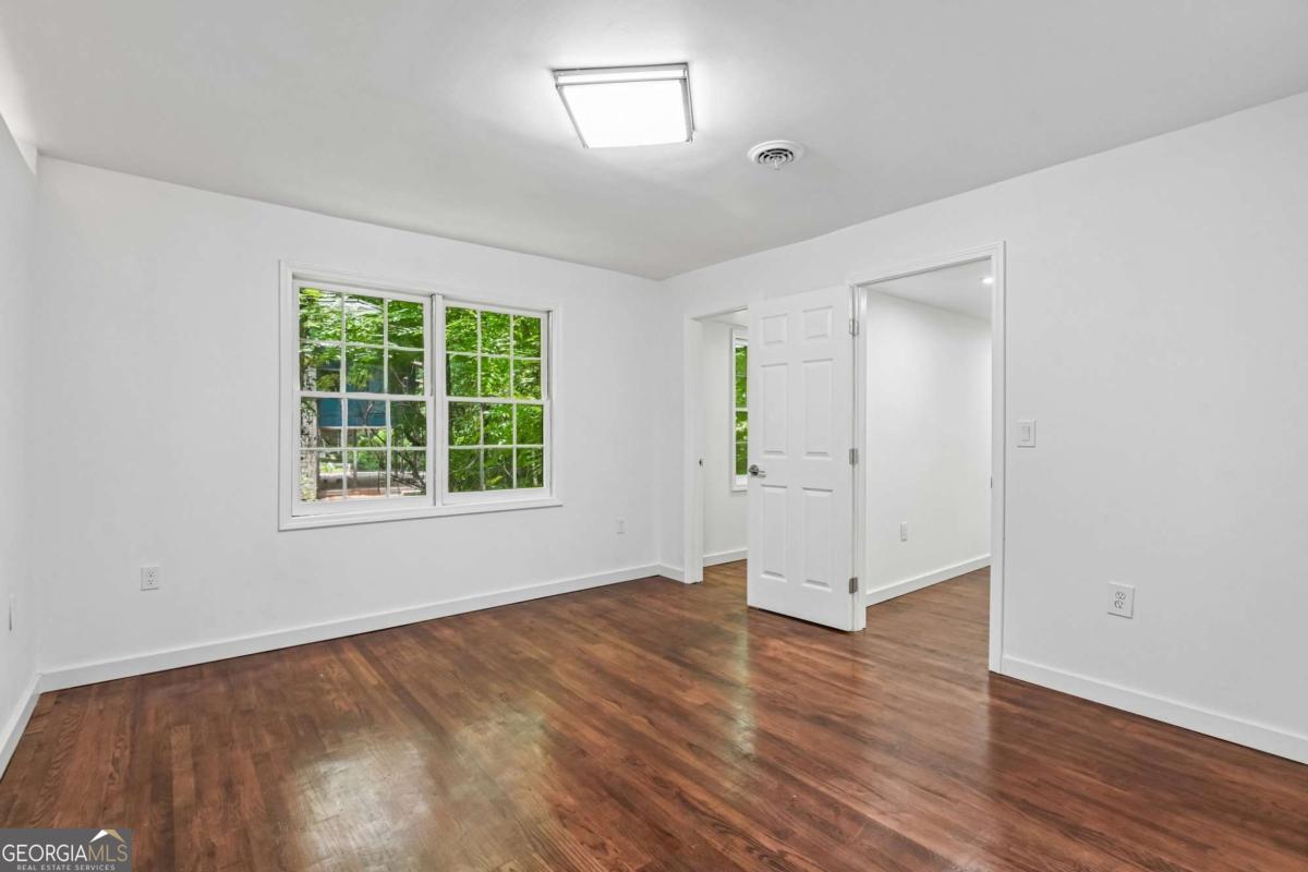 2272 Vistamont Drive Property Photo 26