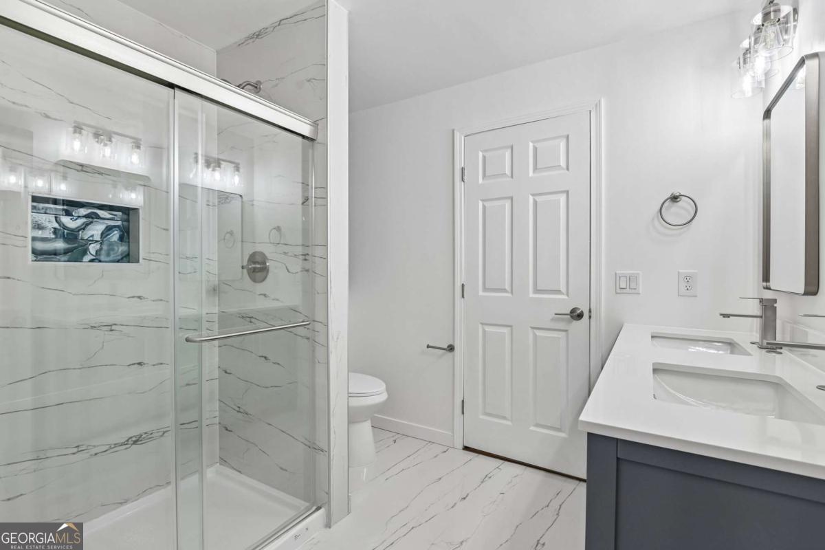 2272 Vistamont Drive Property Photo 30